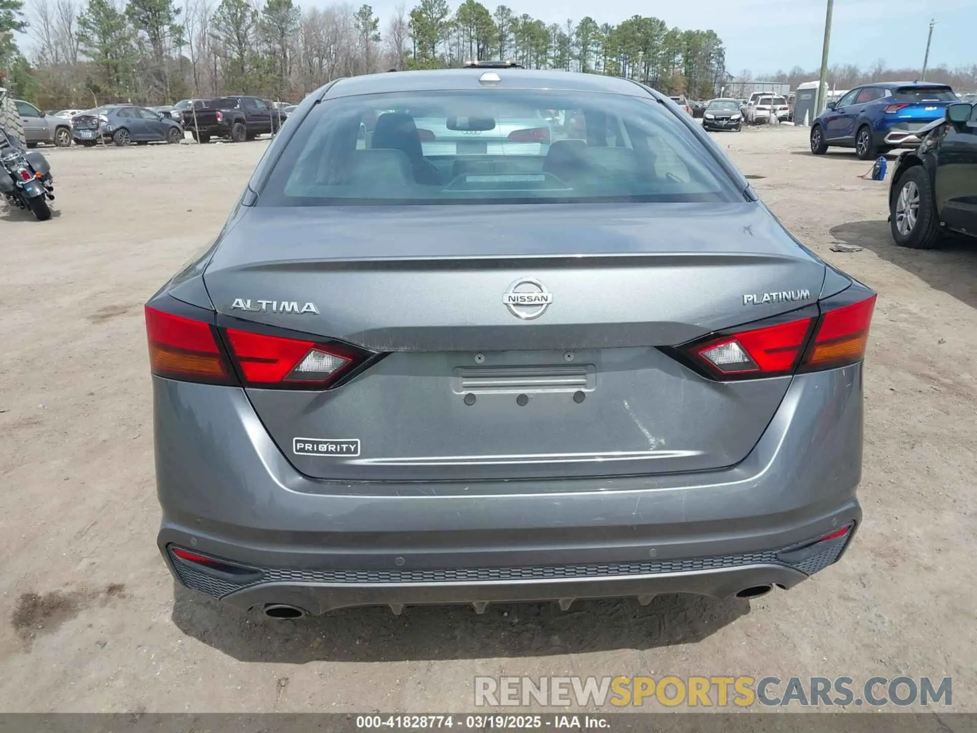 16 Photograph of a damaged car 1N4BL4FV1KC104563 NISSAN ALTIMA 2019