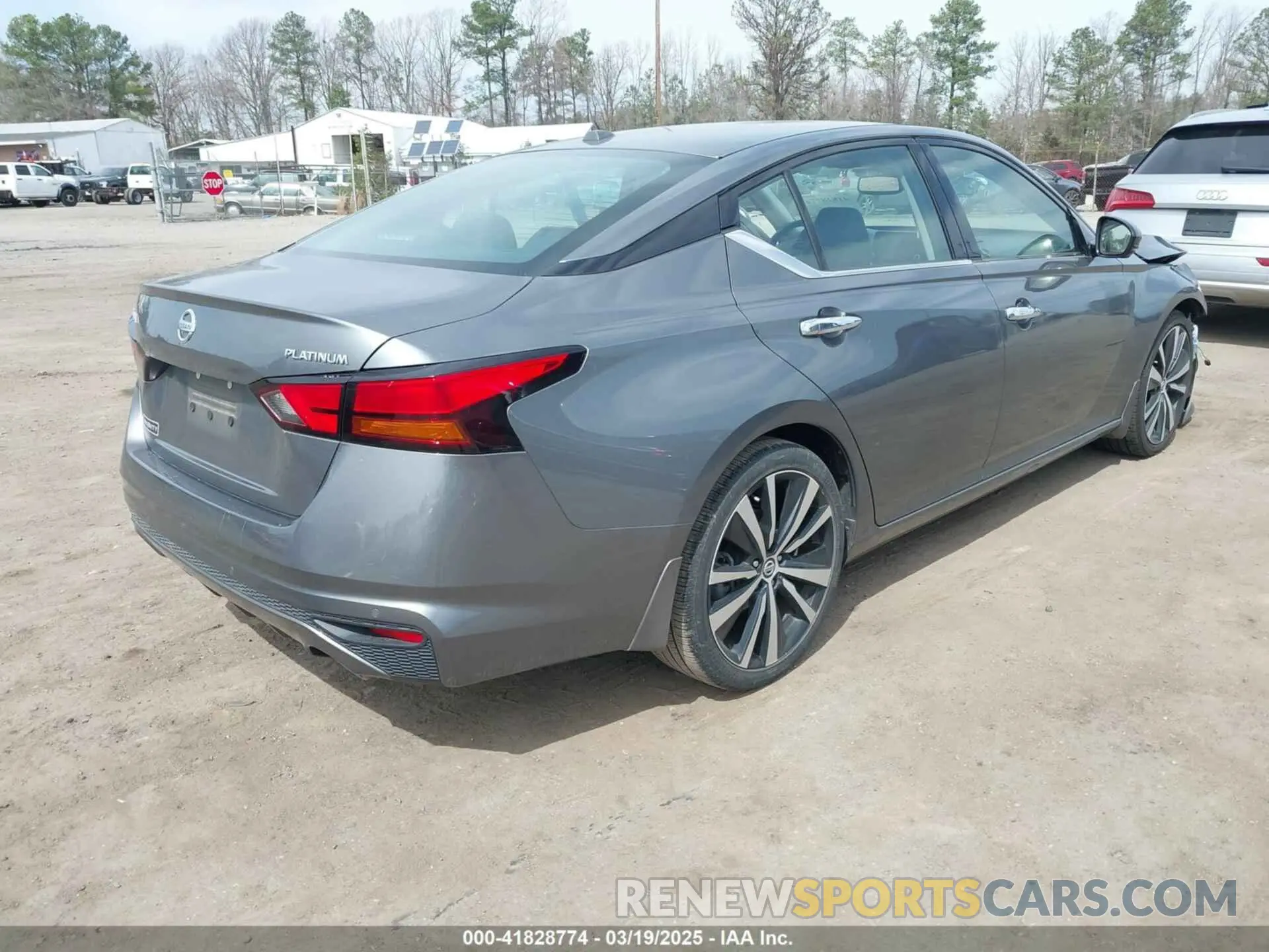 4 Photograph of a damaged car 1N4BL4FV1KC104563 NISSAN ALTIMA 2019
