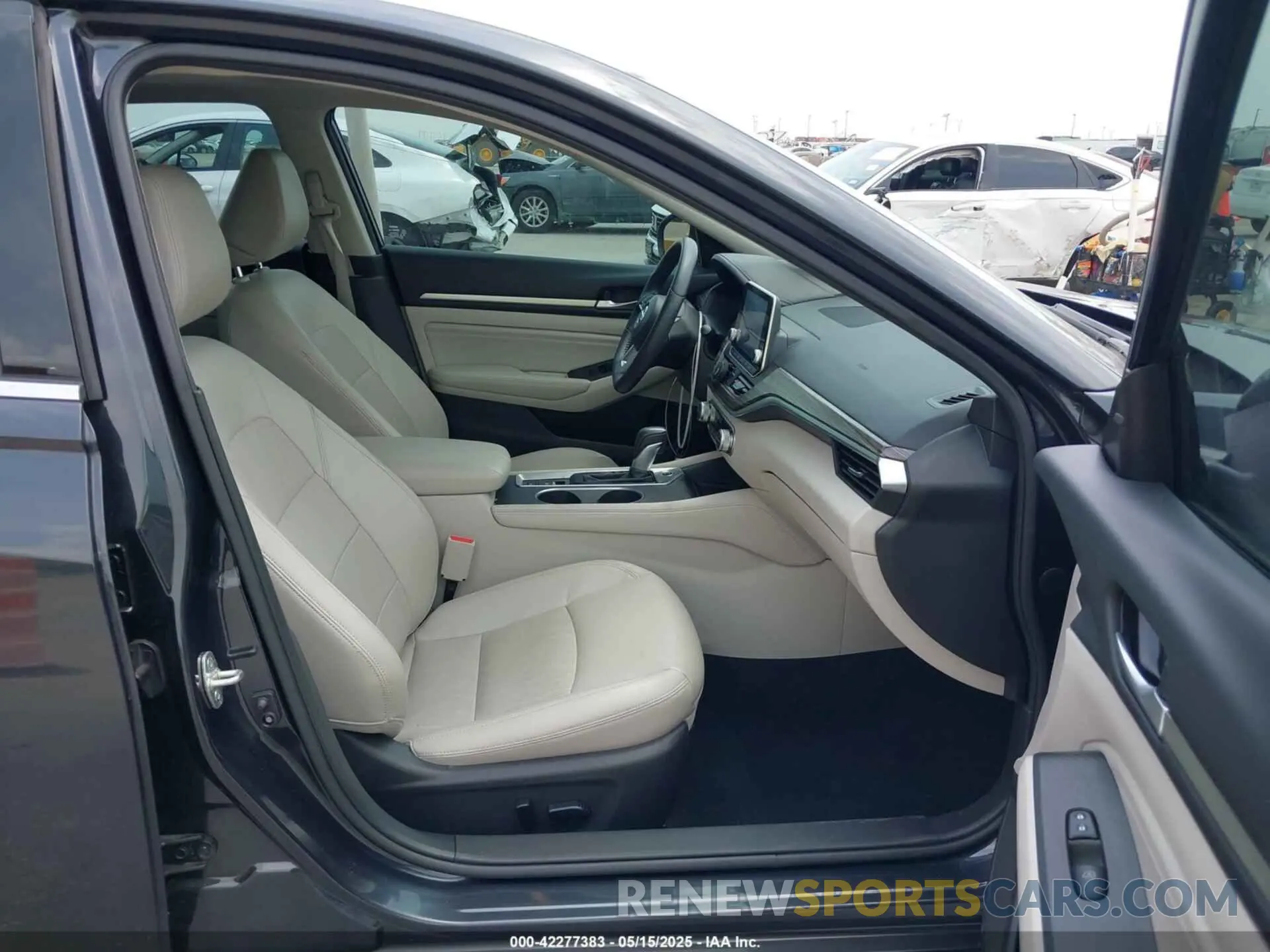5 Photograph of a damaged car 1N4BL4FV1KC219146 NISSAN ALTIMA 2019