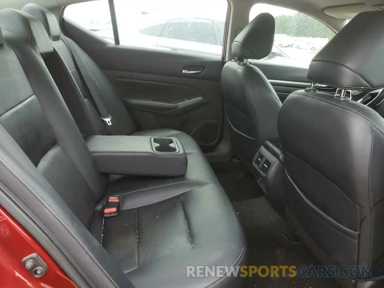 10 Photograph of a damaged car 1N4BL4FV2KC102465 NISSAN ALTIMA 2019
