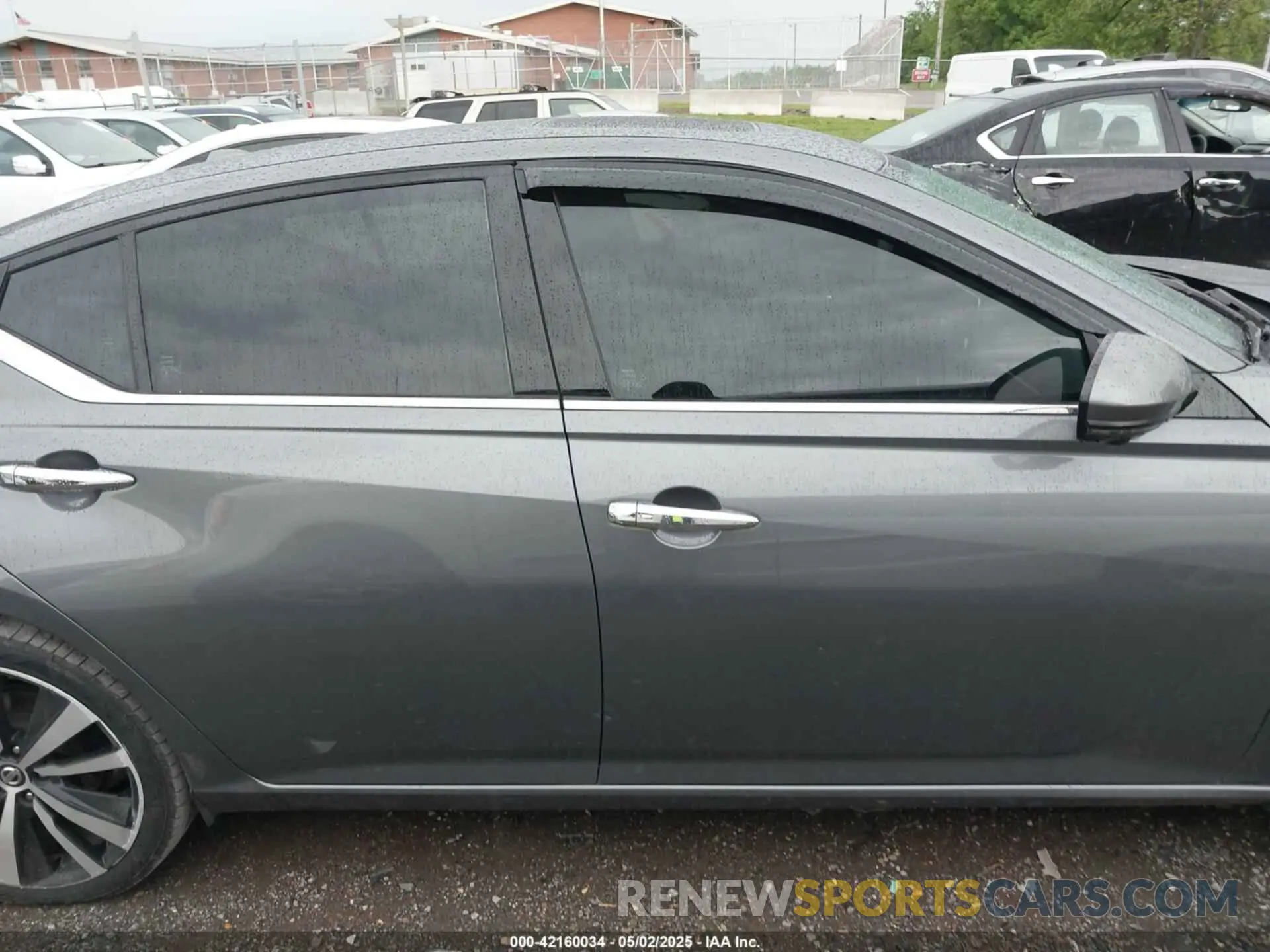 14 Photograph of a damaged car 1N4BL4FV2KC102742 NISSAN ALTIMA 2019