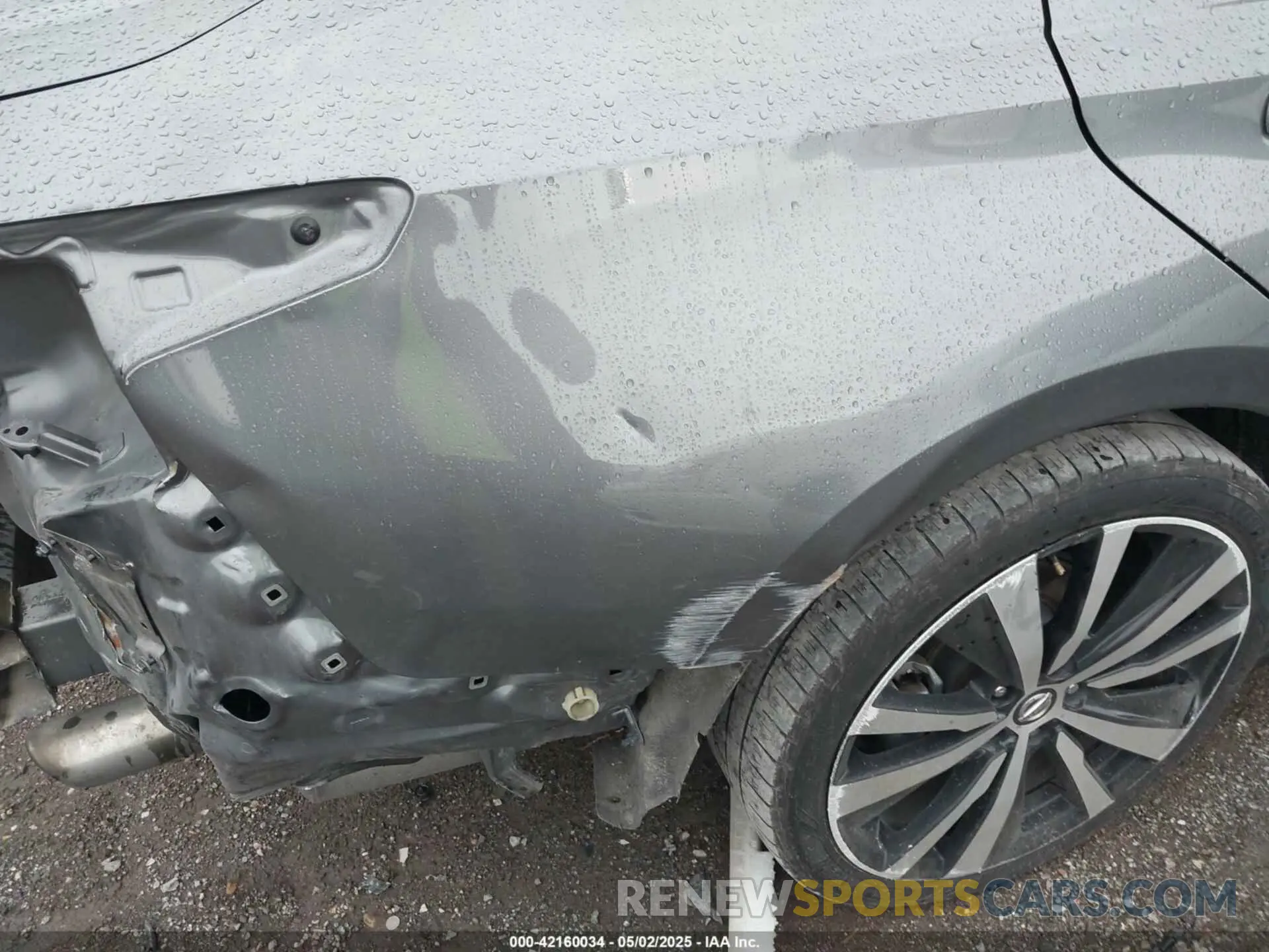 18 Photograph of a damaged car 1N4BL4FV2KC102742 NISSAN ALTIMA 2019