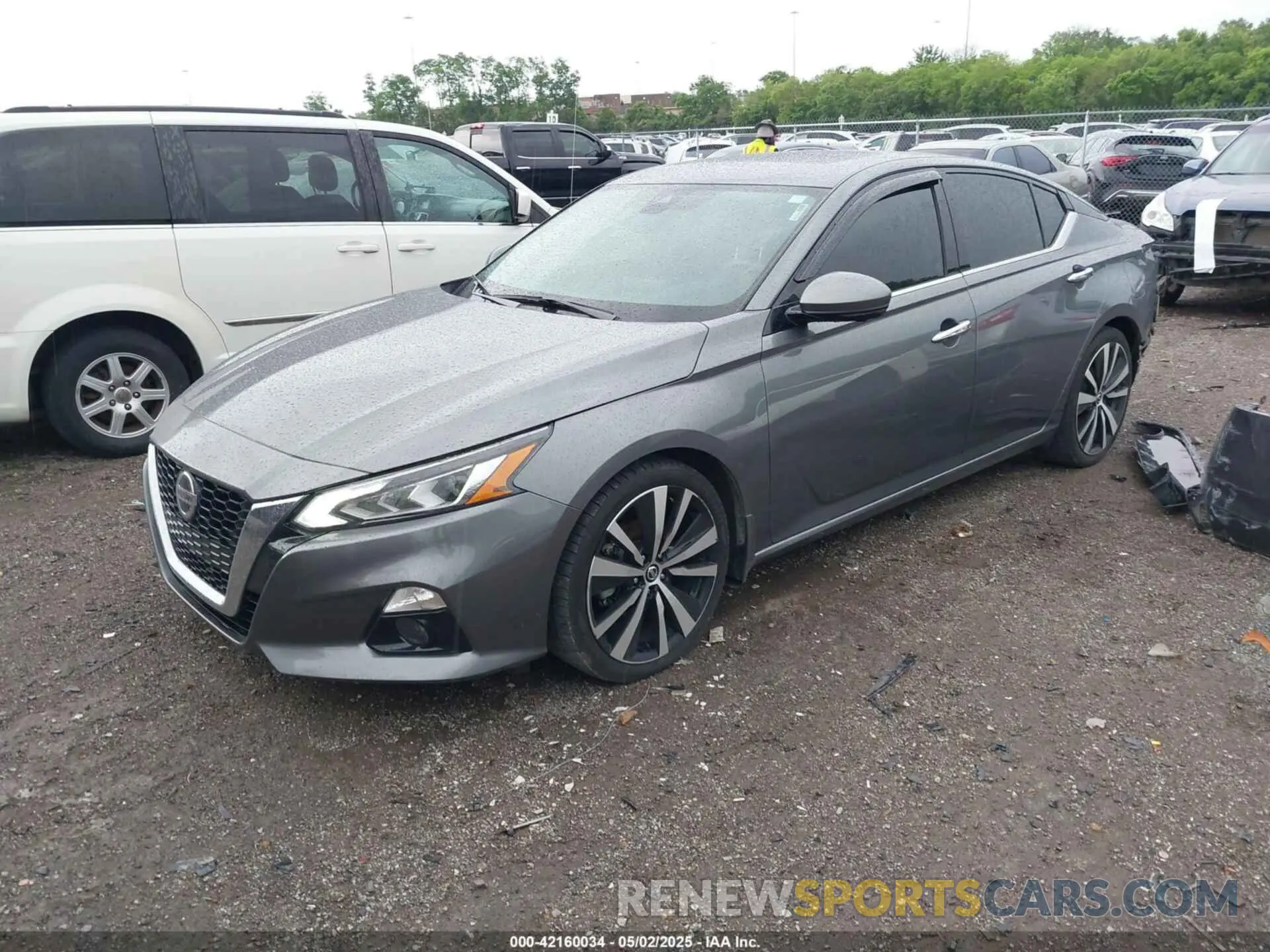 2 Photograph of a damaged car 1N4BL4FV2KC102742 NISSAN ALTIMA 2019