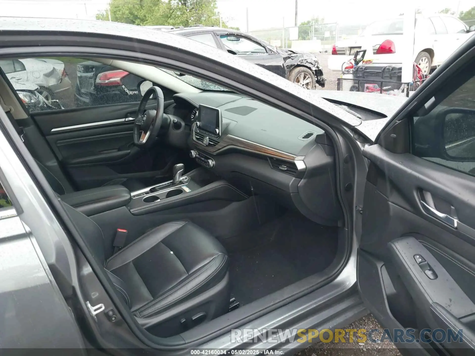 5 Photograph of a damaged car 1N4BL4FV2KC102742 NISSAN ALTIMA 2019