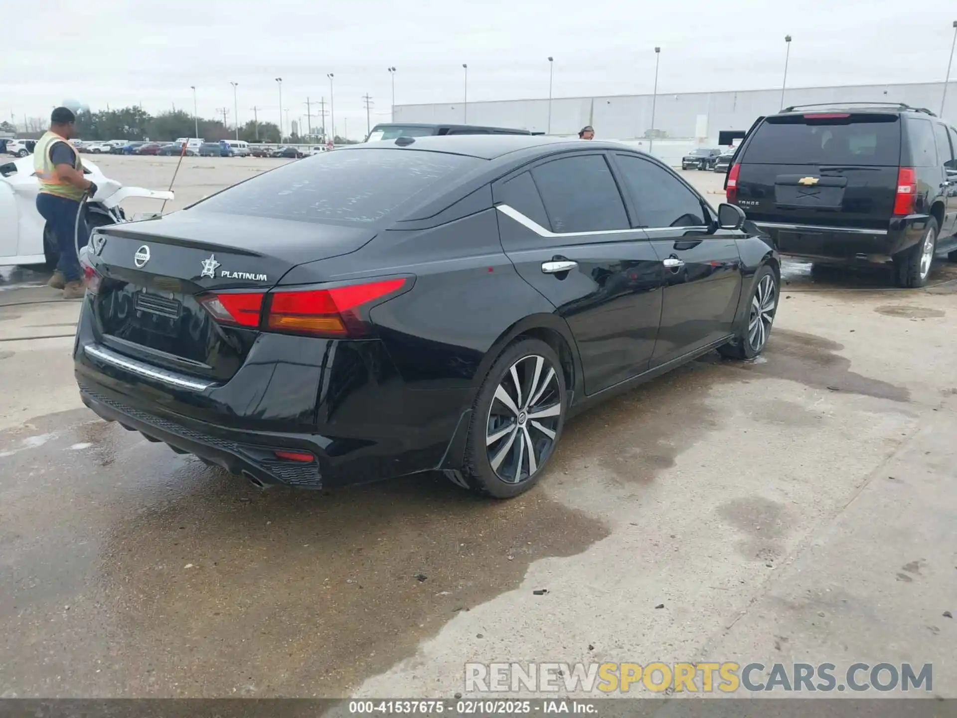 4 Photograph of a damaged car 1N4BL4FV2KC207507 NISSAN ALTIMA 2019