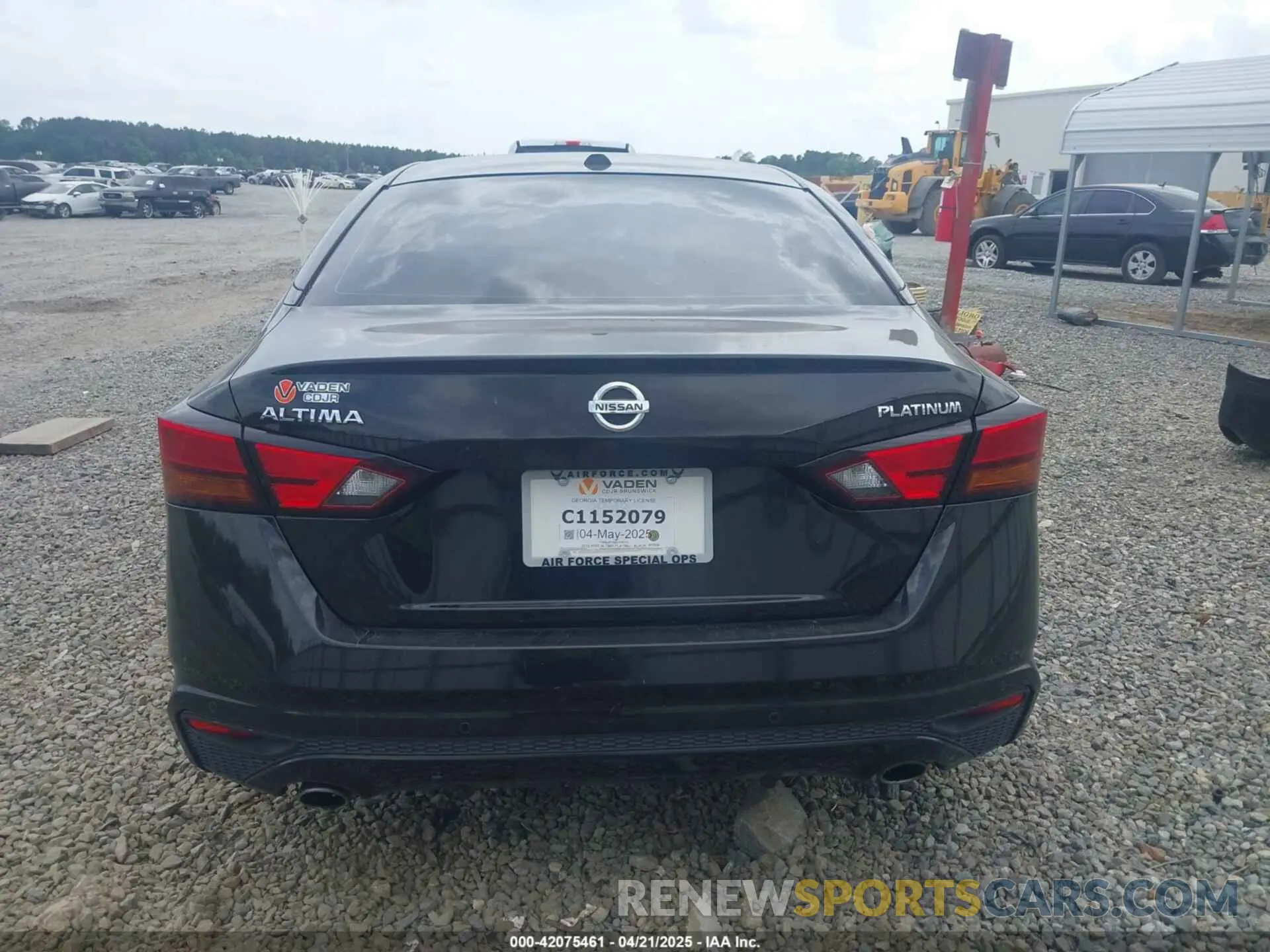 16 Photograph of a damaged car 1N4BL4FV6KC105773 NISSAN ALTIMA 2019