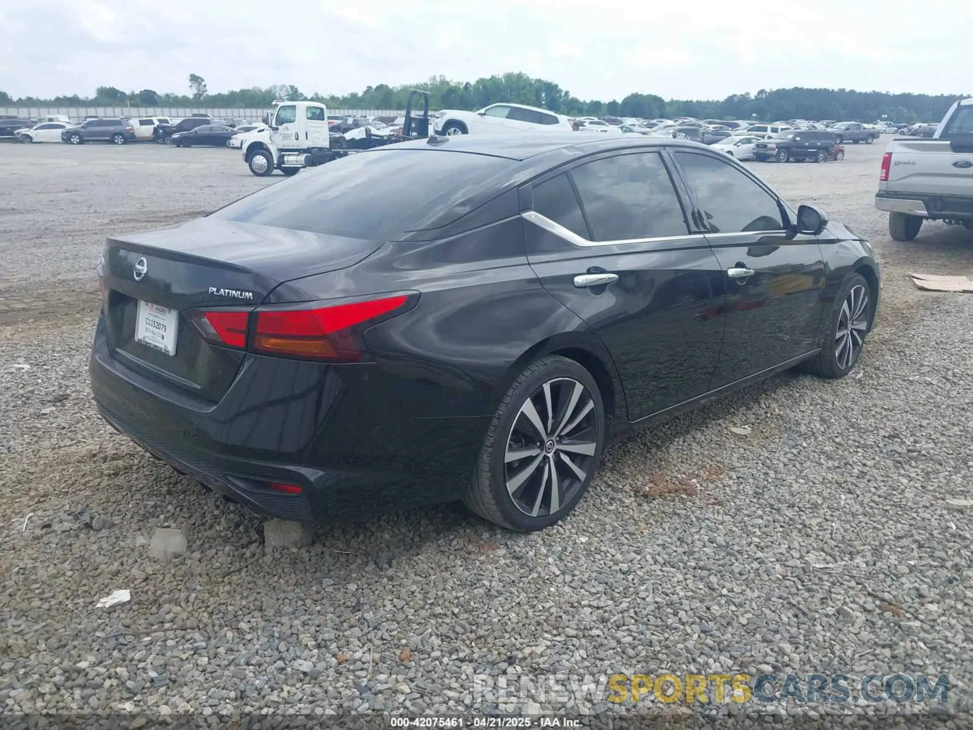 4 Photograph of a damaged car 1N4BL4FV6KC105773 NISSAN ALTIMA 2019