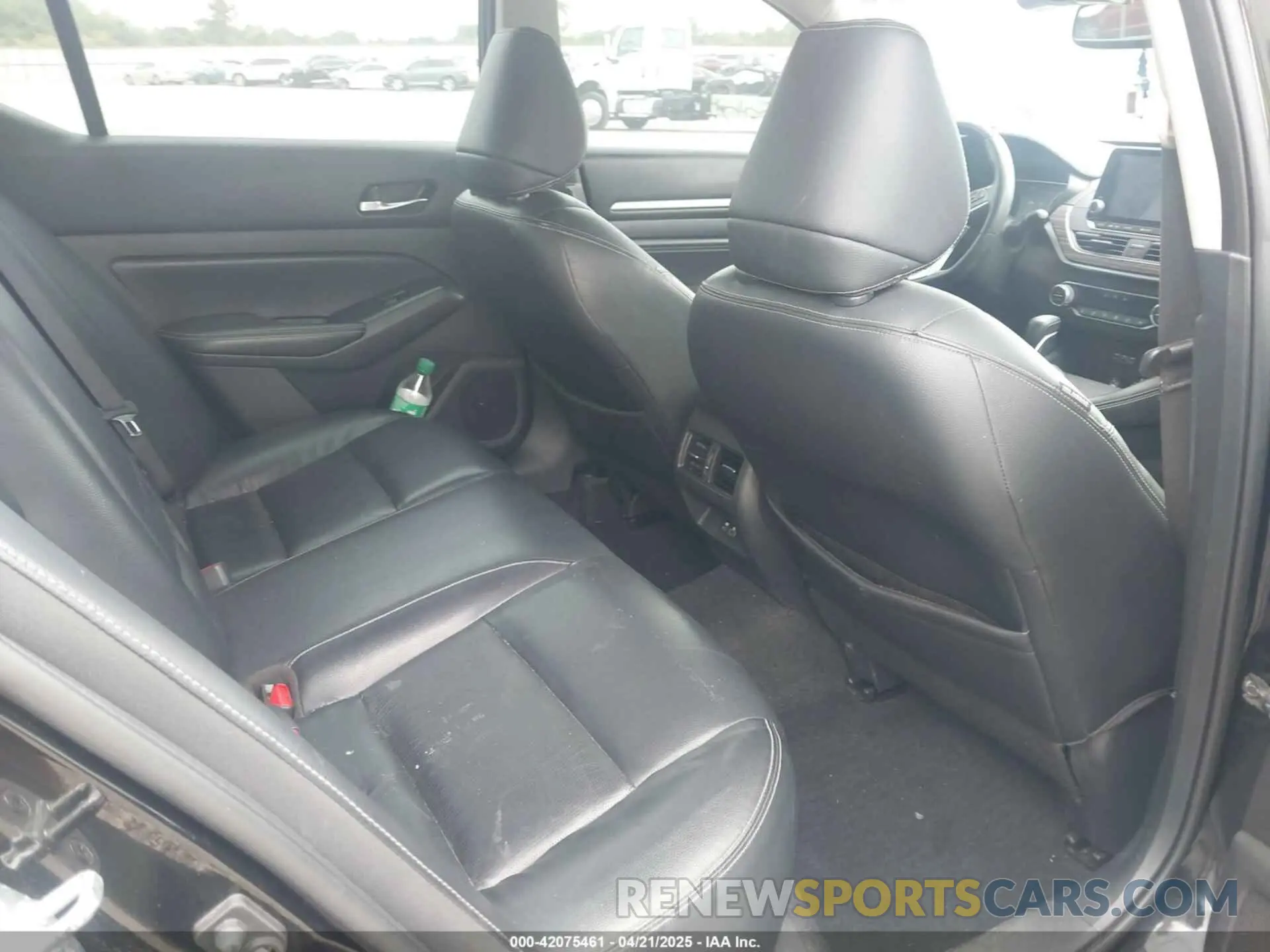 8 Photograph of a damaged car 1N4BL4FV6KC105773 NISSAN ALTIMA 2019