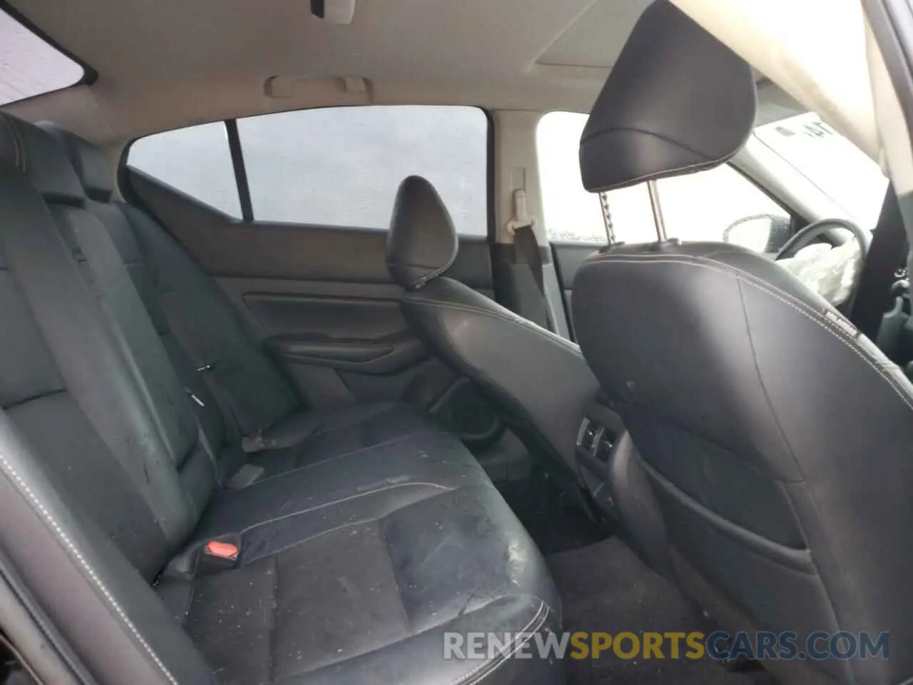 10 Photograph of a damaged car 1N4BL4FV7KC100193 NISSAN ALTIMA 2019