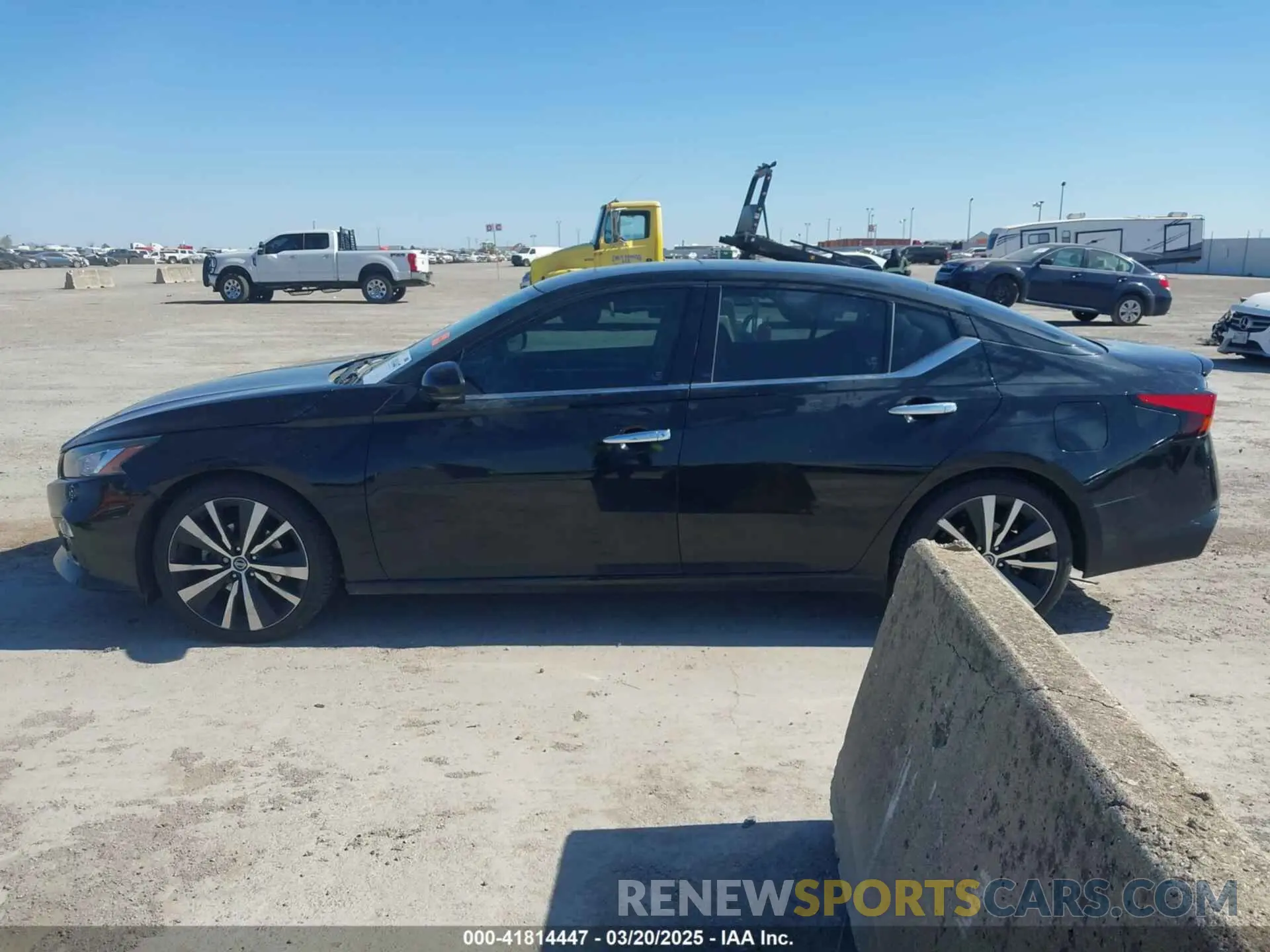 14 Photograph of a damaged car 1N4BL4FV9KC106514 NISSAN ALTIMA 2019