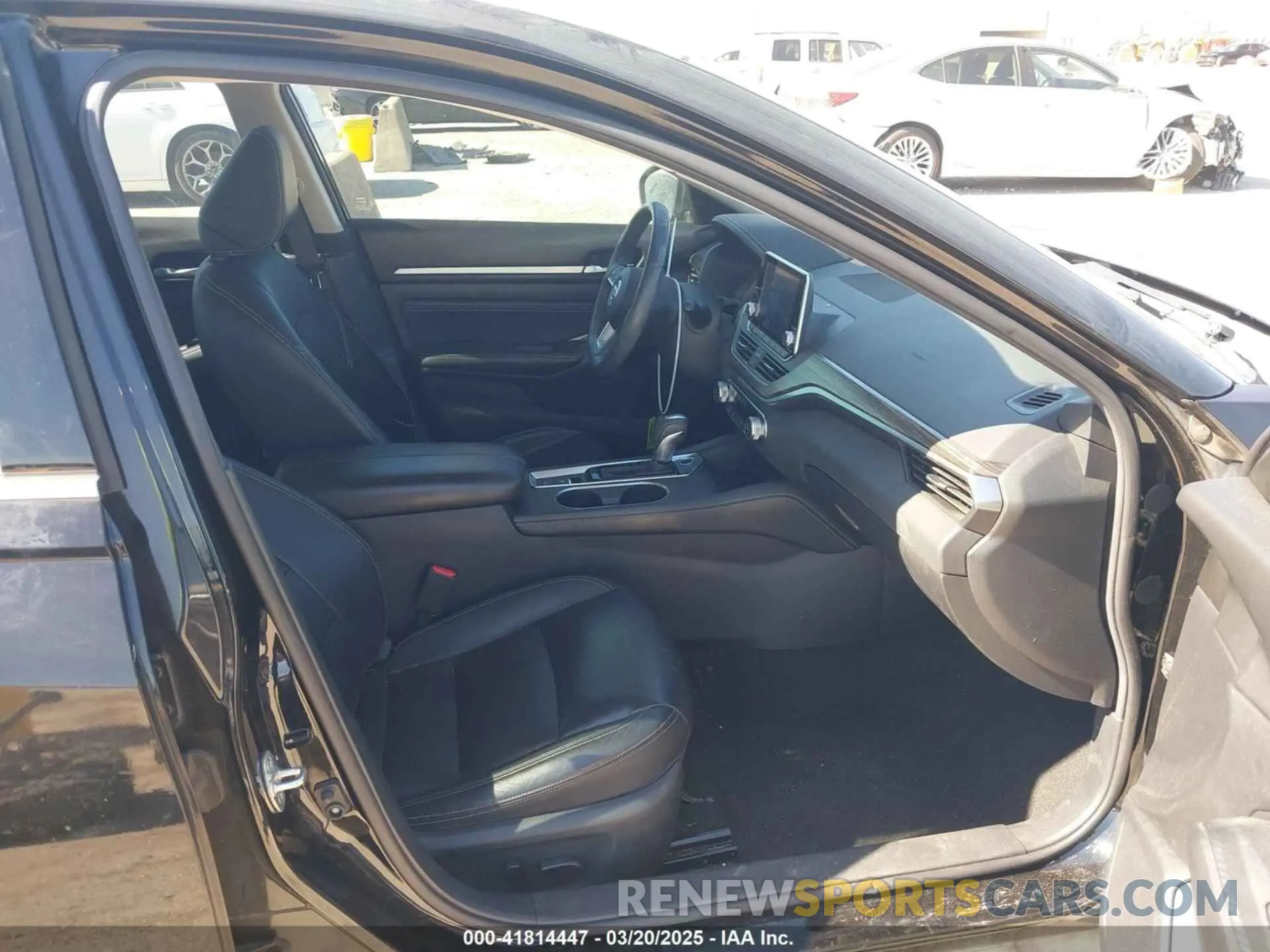 5 Photograph of a damaged car 1N4BL4FV9KC106514 NISSAN ALTIMA 2019