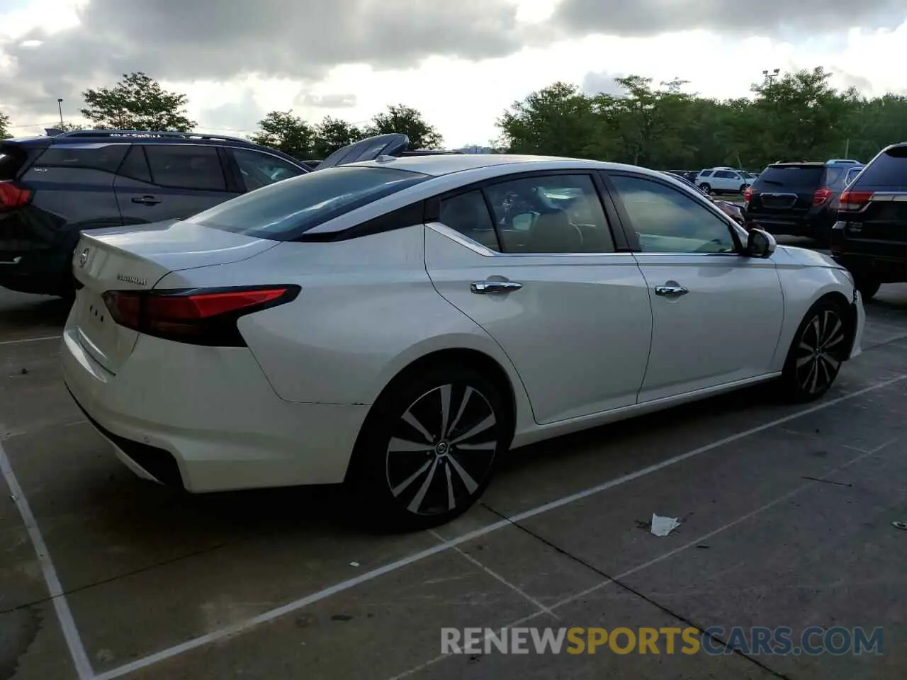 3 Photograph of a damaged car 1N4BL4FV9KC114516 NISSAN ALTIMA 2019