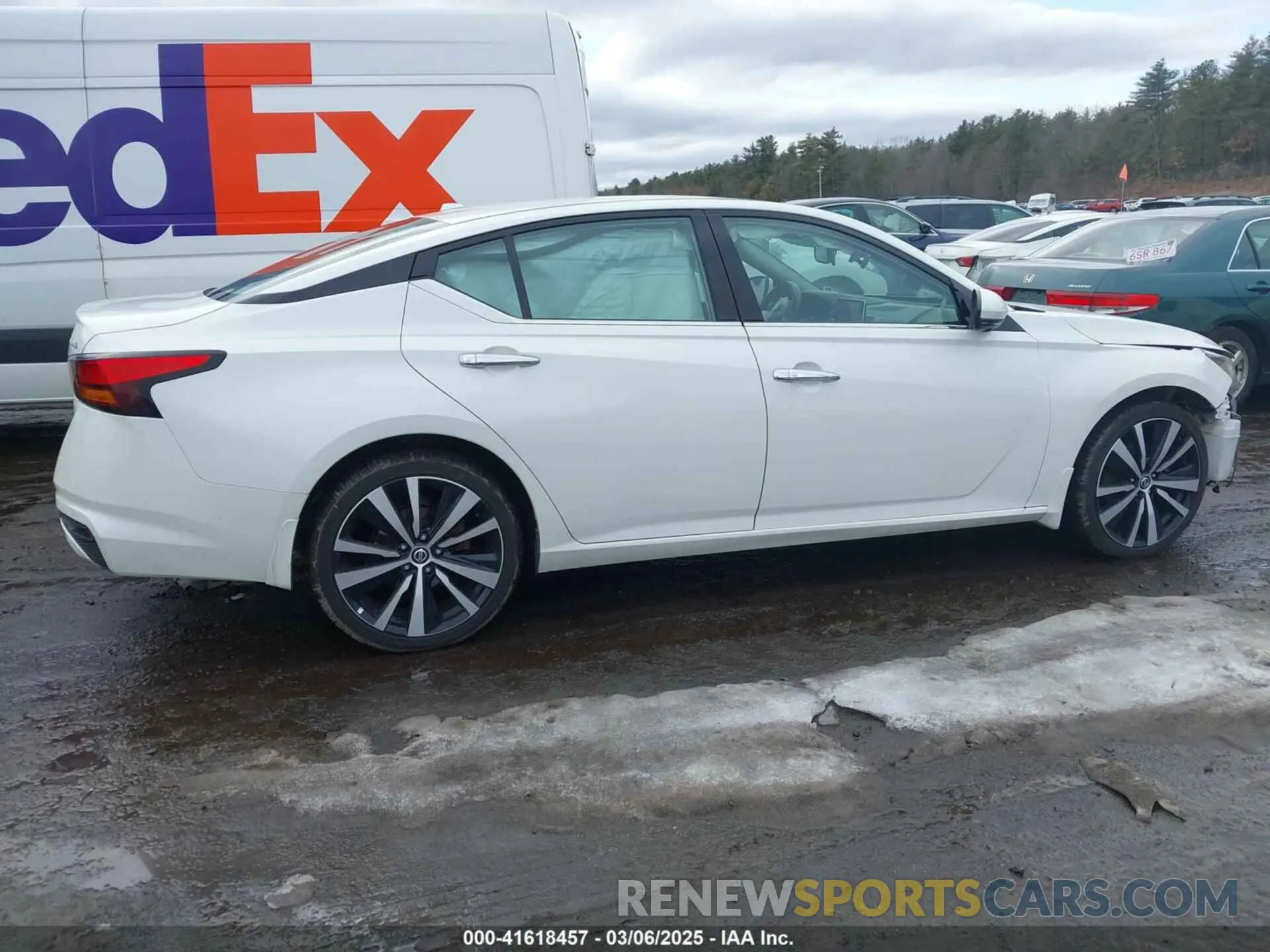 14 Photograph of a damaged car 1N4BL4FW4KN315981 NISSAN ALTIMA 2019