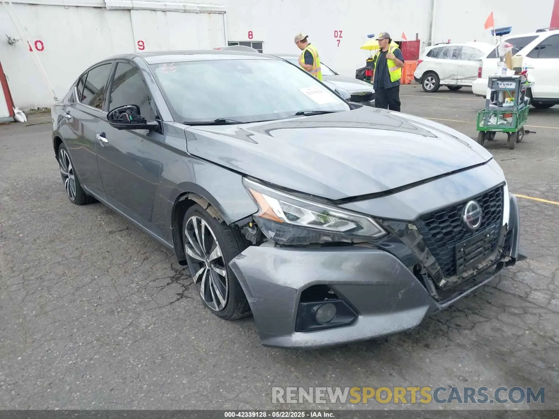 1 Photograph of a damaged car 1N4BL4FW5KC181946 NISSAN ALTIMA 2019