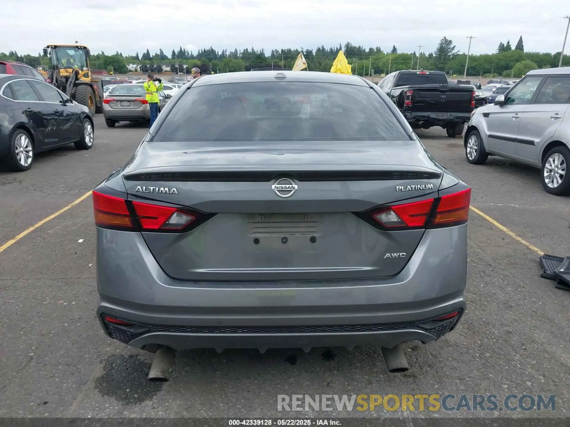 16 Photograph of a damaged car 1N4BL4FW5KC181946 NISSAN ALTIMA 2019