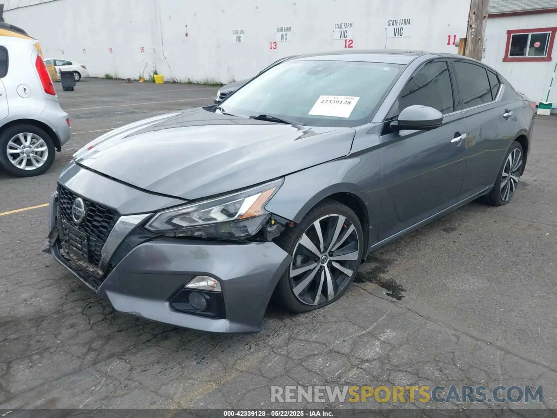 2 Photograph of a damaged car 1N4BL4FW5KC181946 NISSAN ALTIMA 2019