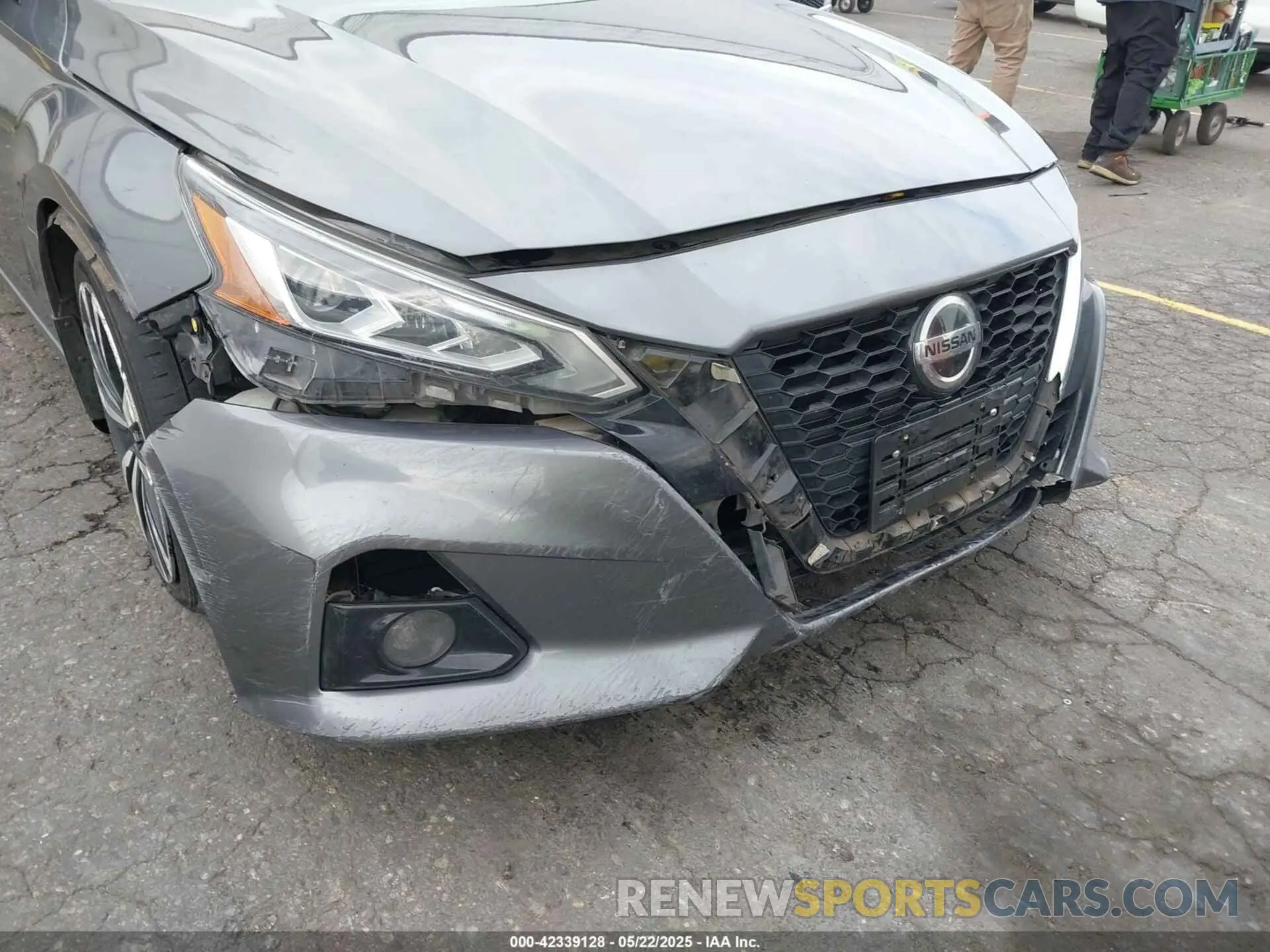 6 Photograph of a damaged car 1N4BL4FW5KC181946 NISSAN ALTIMA 2019