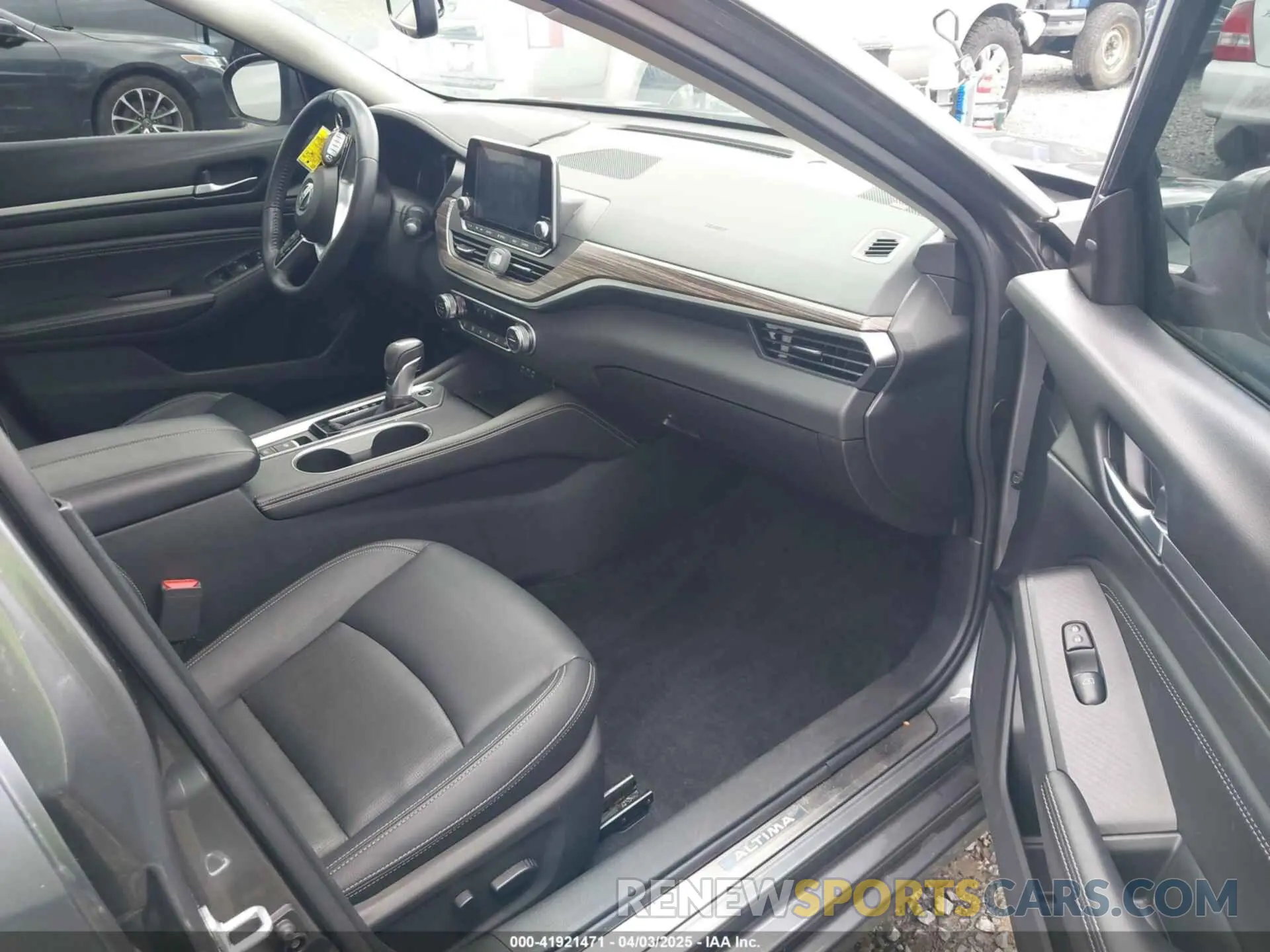 5 Photograph of a damaged car 1N4BL4FW5KC194471 NISSAN ALTIMA 2019