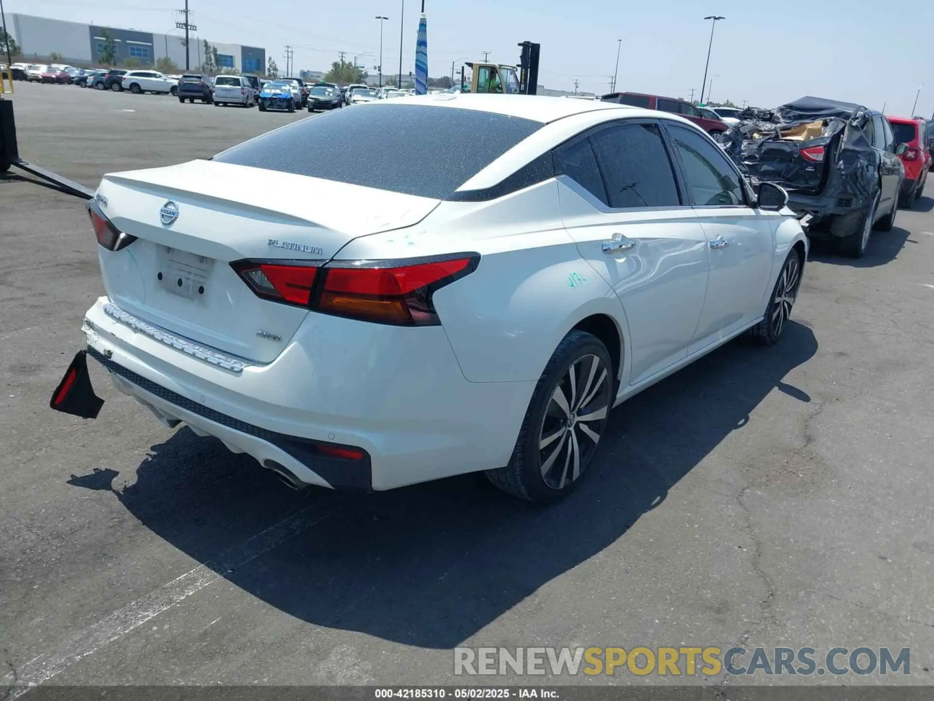 4 Photograph of a damaged car 1N4BL4FW9KC187197 NISSAN ALTIMA 2019