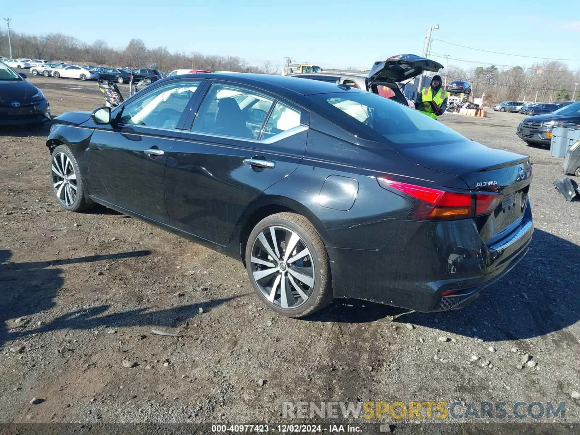 3 Photograph of a damaged car 1N4BL4FWXKN303348 NISSAN ALTIMA 2019