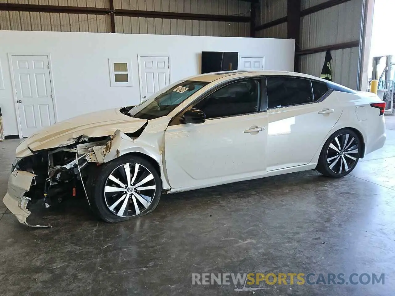 1 Photograph of a damaged car 1N4AL4CV8LC151610 NISSAN ALTIMA 2020