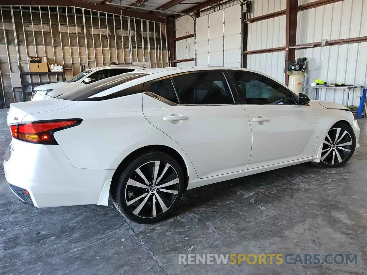 3 Photograph of a damaged car 1N4AL4CV8LC151610 NISSAN ALTIMA 2020