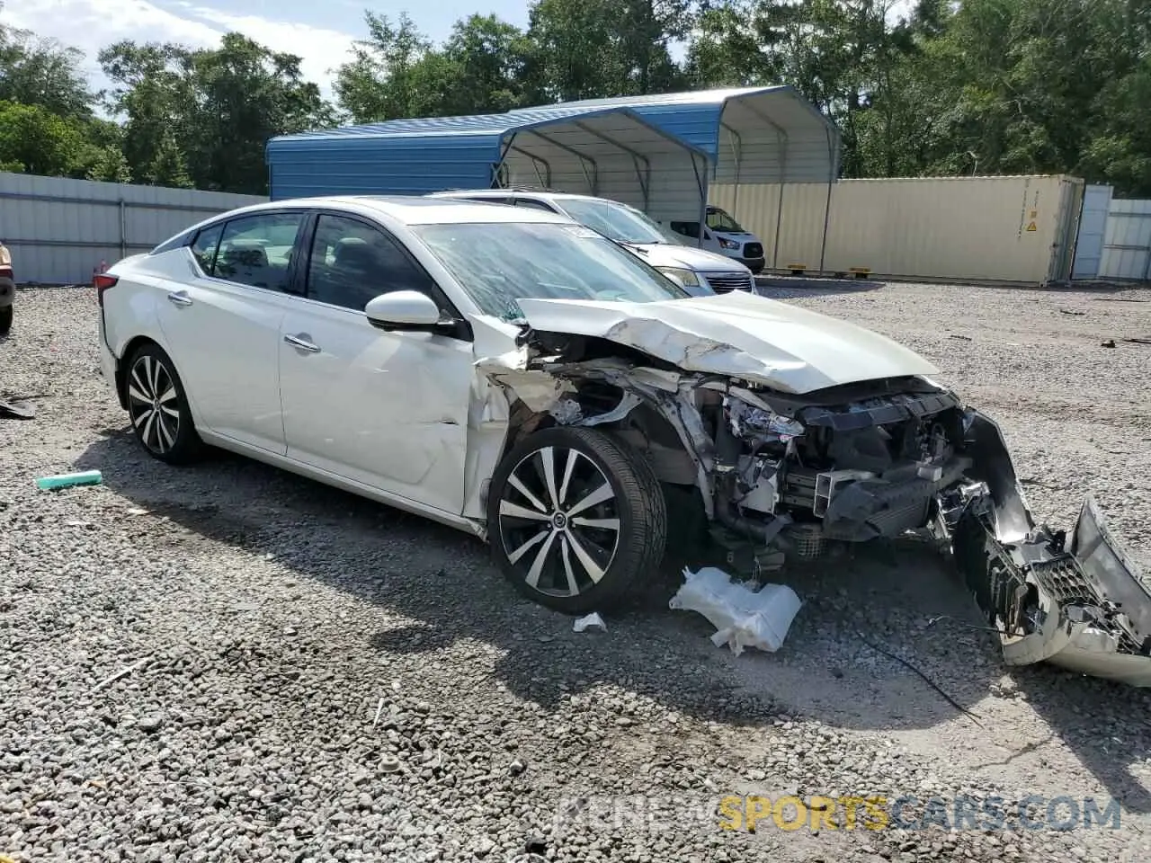 4 Photograph of a damaged car 1N4AL4FV1LC112787 NISSAN ALTIMA 2020