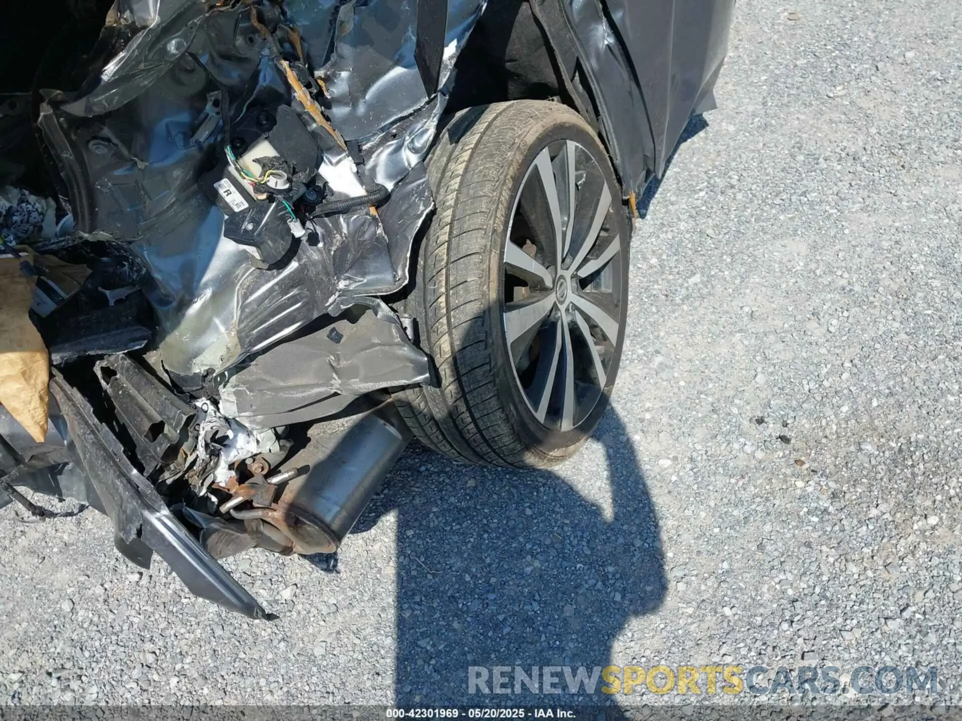 11 Photograph of a damaged car 1N4AL4FV2LC190950 NISSAN ALTIMA 2020