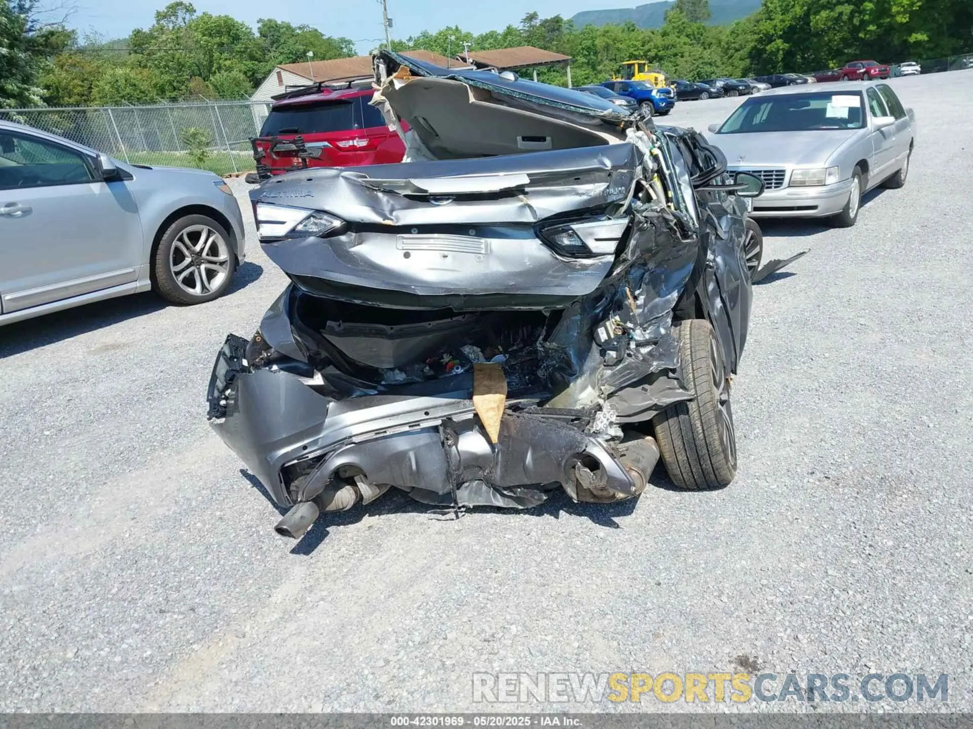 16 Photograph of a damaged car 1N4AL4FV2LC190950 NISSAN ALTIMA 2020