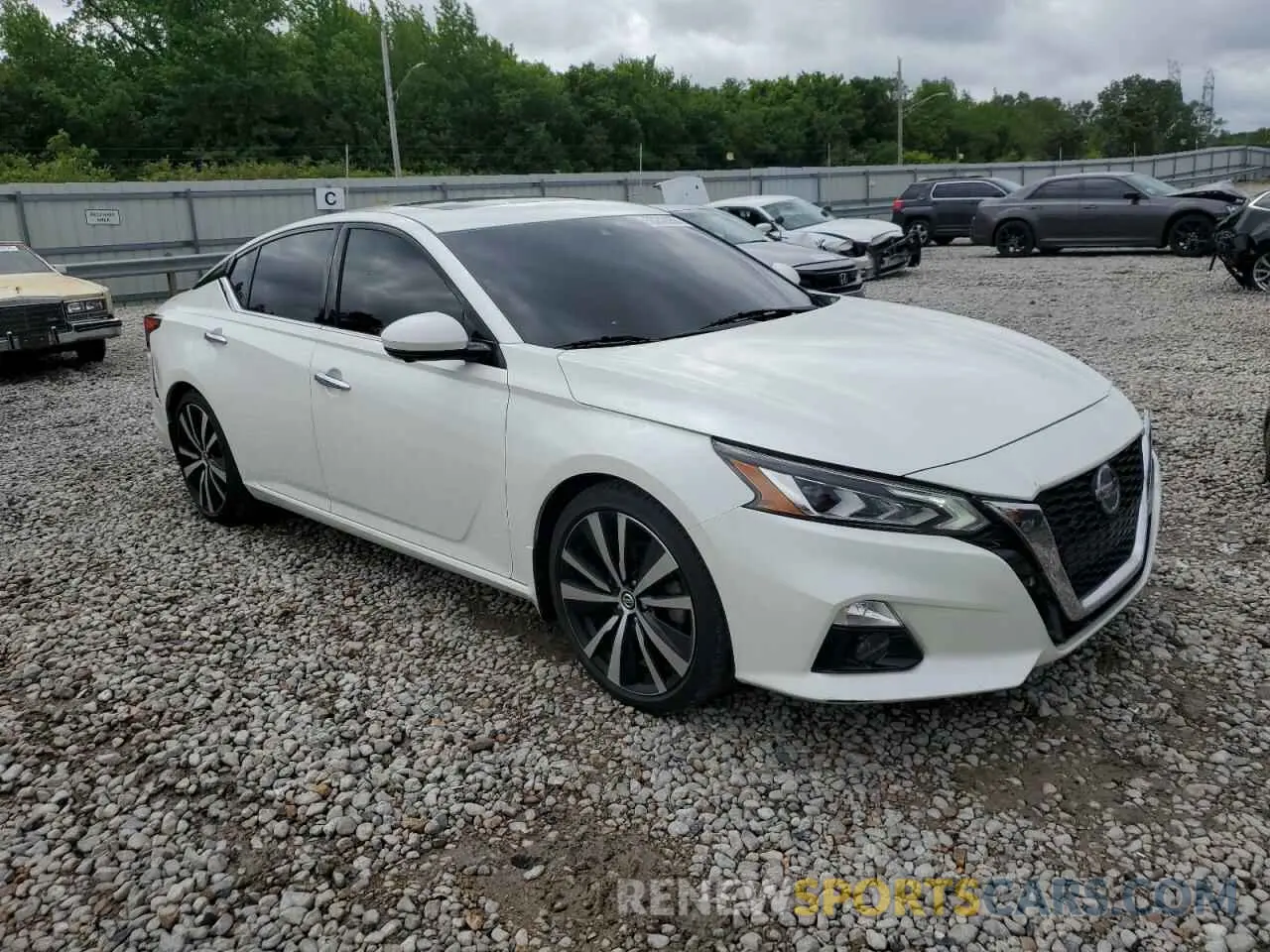 4 Photograph of a damaged car 1N4AL4FV3LC138615 NISSAN ALTIMA 2020