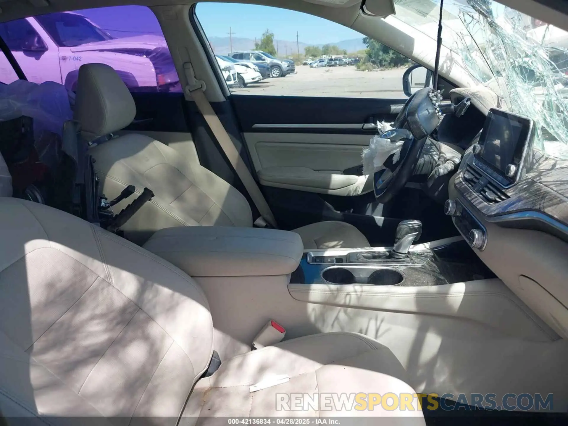 5 Photograph of a damaged car 1N4AL4FV3LC155737 NISSAN ALTIMA 2020