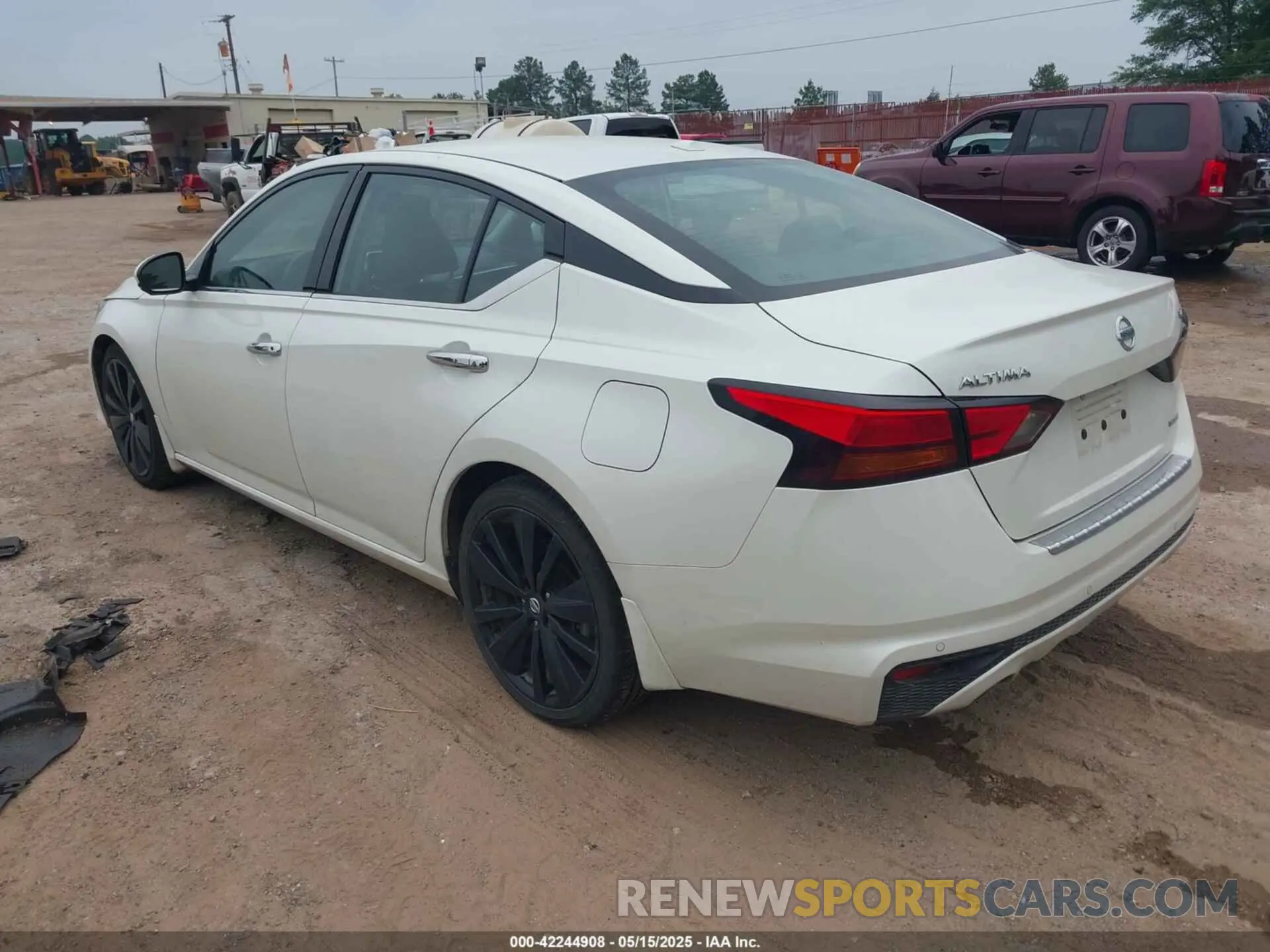 3 Photograph of a damaged car 1N4AL4FV3LN307438 NISSAN ALTIMA 2020