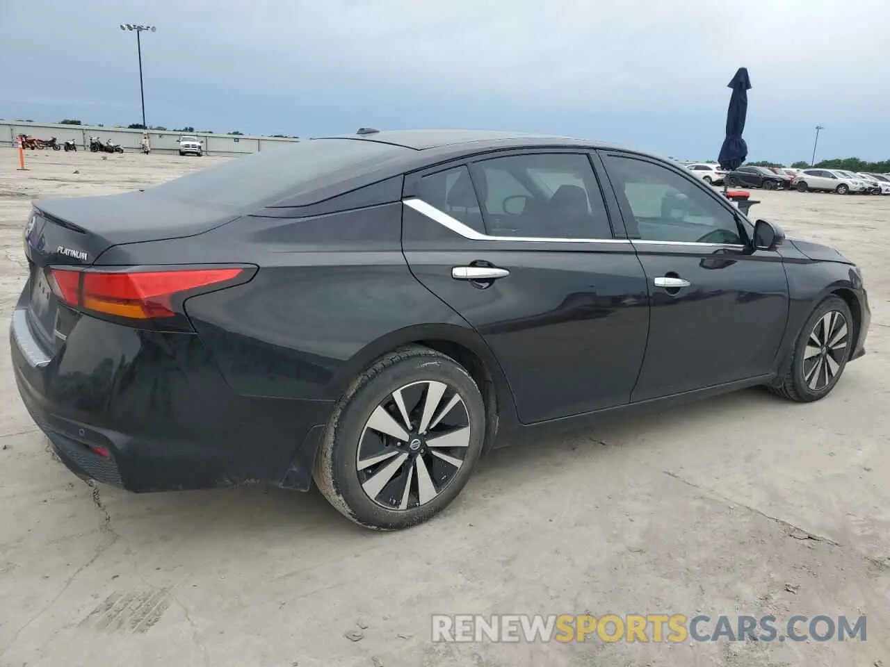3 Photograph of a damaged car 1N4AL4FVXLC150342 NISSAN ALTIMA 2020