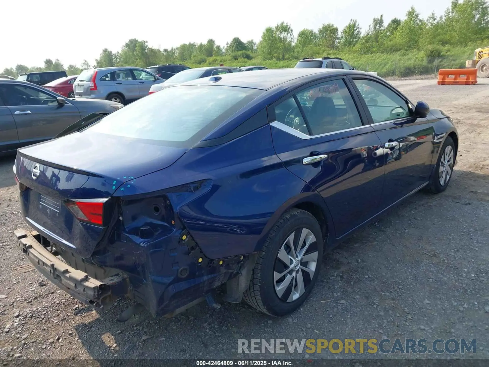 4 Photograph of a damaged car 1N4BL4BV0LC100950 NISSAN ALTIMA 2020