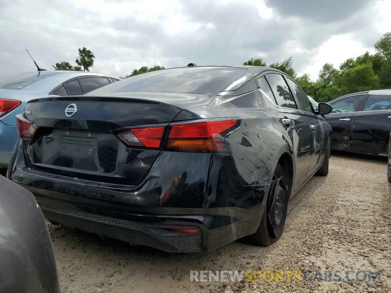 3 Photograph of a damaged car 1N4BL4BV0LC134807 NISSAN ALTIMA 2020
