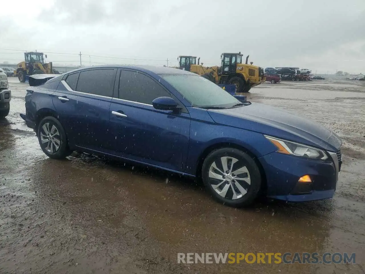 4 Photograph of a damaged car 1N4BL4BV0LC137786 NISSAN ALTIMA 2020