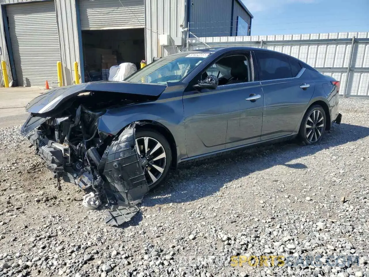 1 Photograph of a damaged car 1N4BL4BV0LC156175 NISSAN ALTIMA 2020