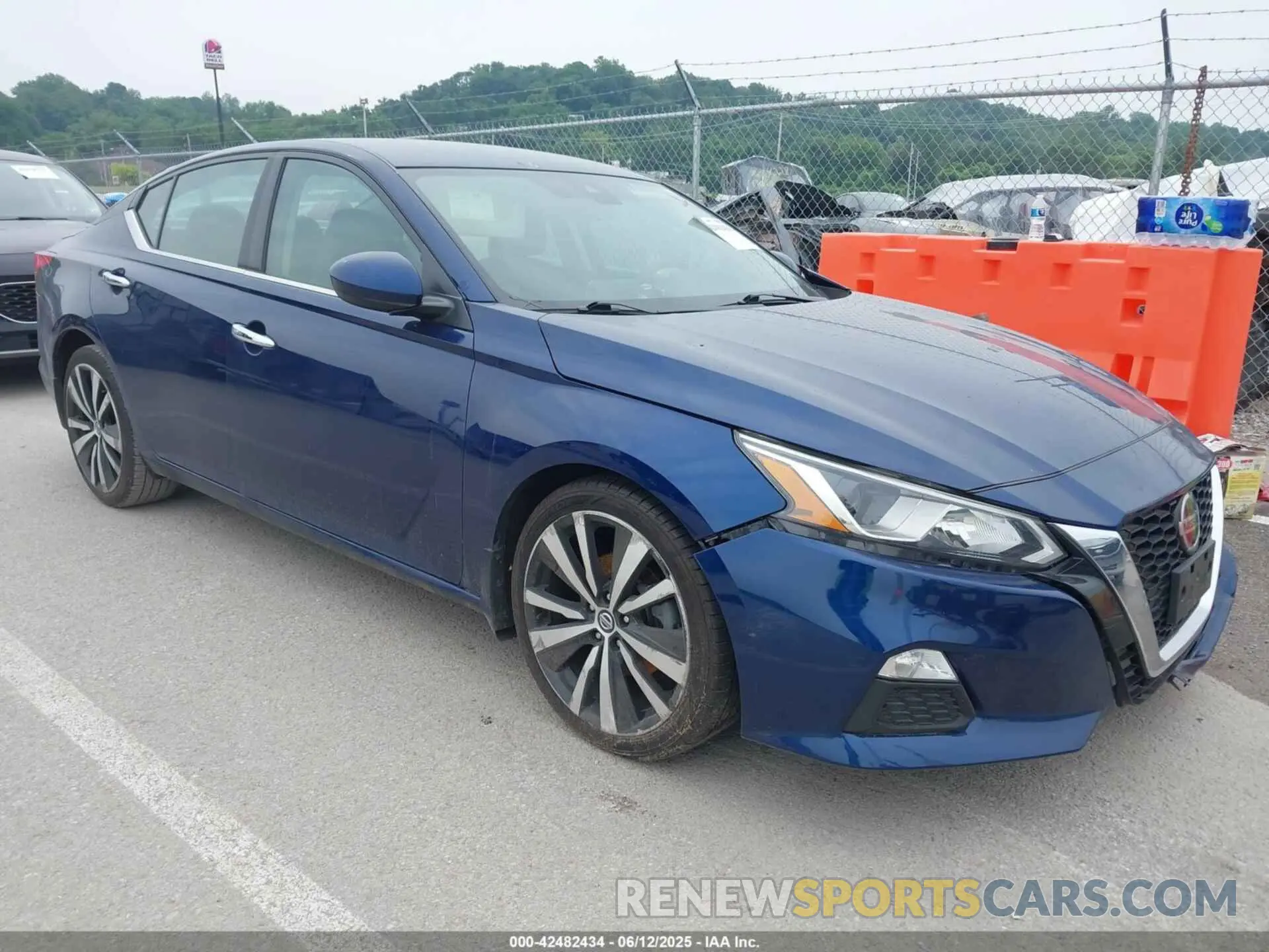 1 Photograph of a damaged car 1N4BL4BV0LC165328 NISSAN ALTIMA 2020