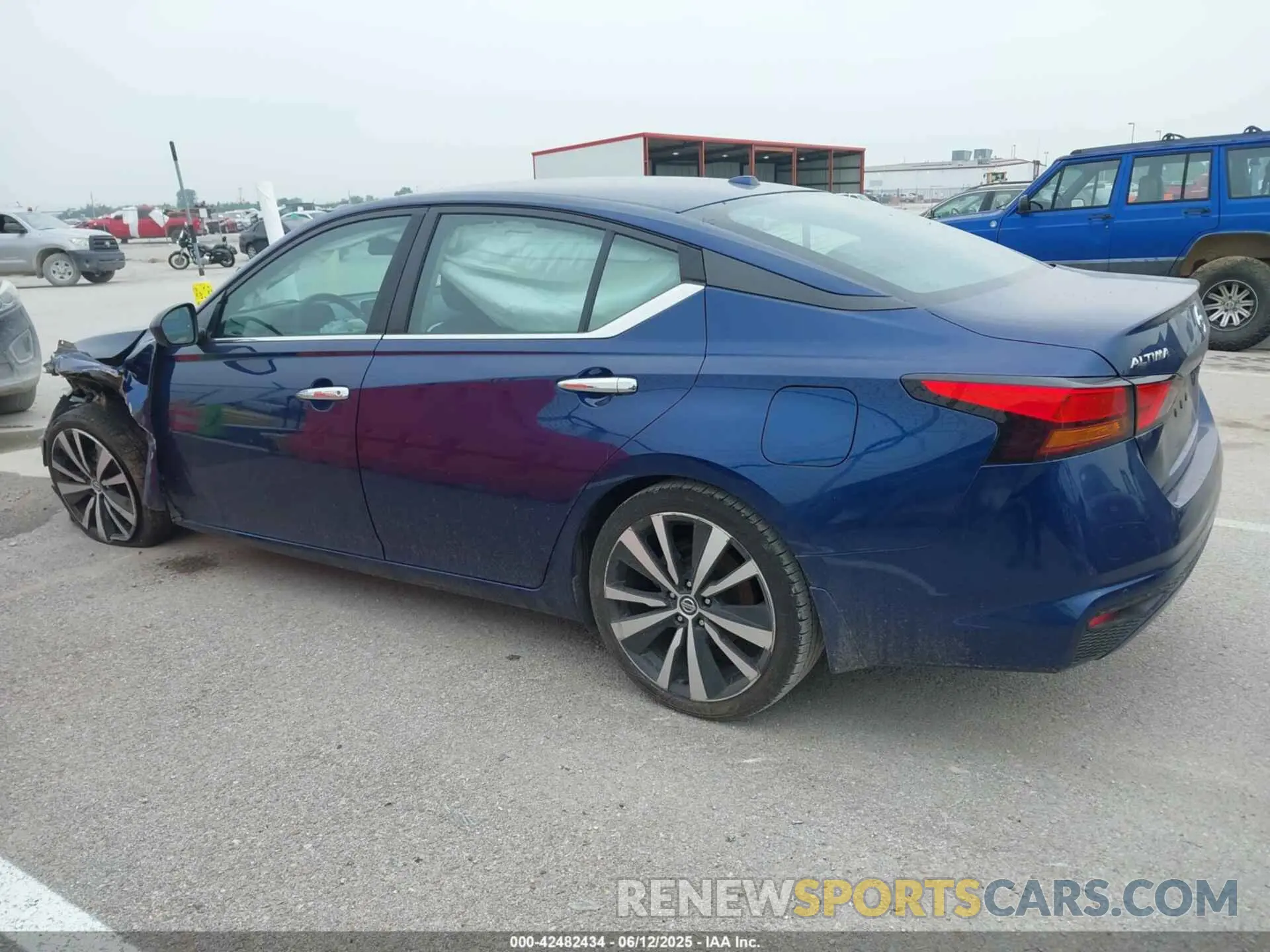 14 Photograph of a damaged car 1N4BL4BV0LC165328 NISSAN ALTIMA 2020