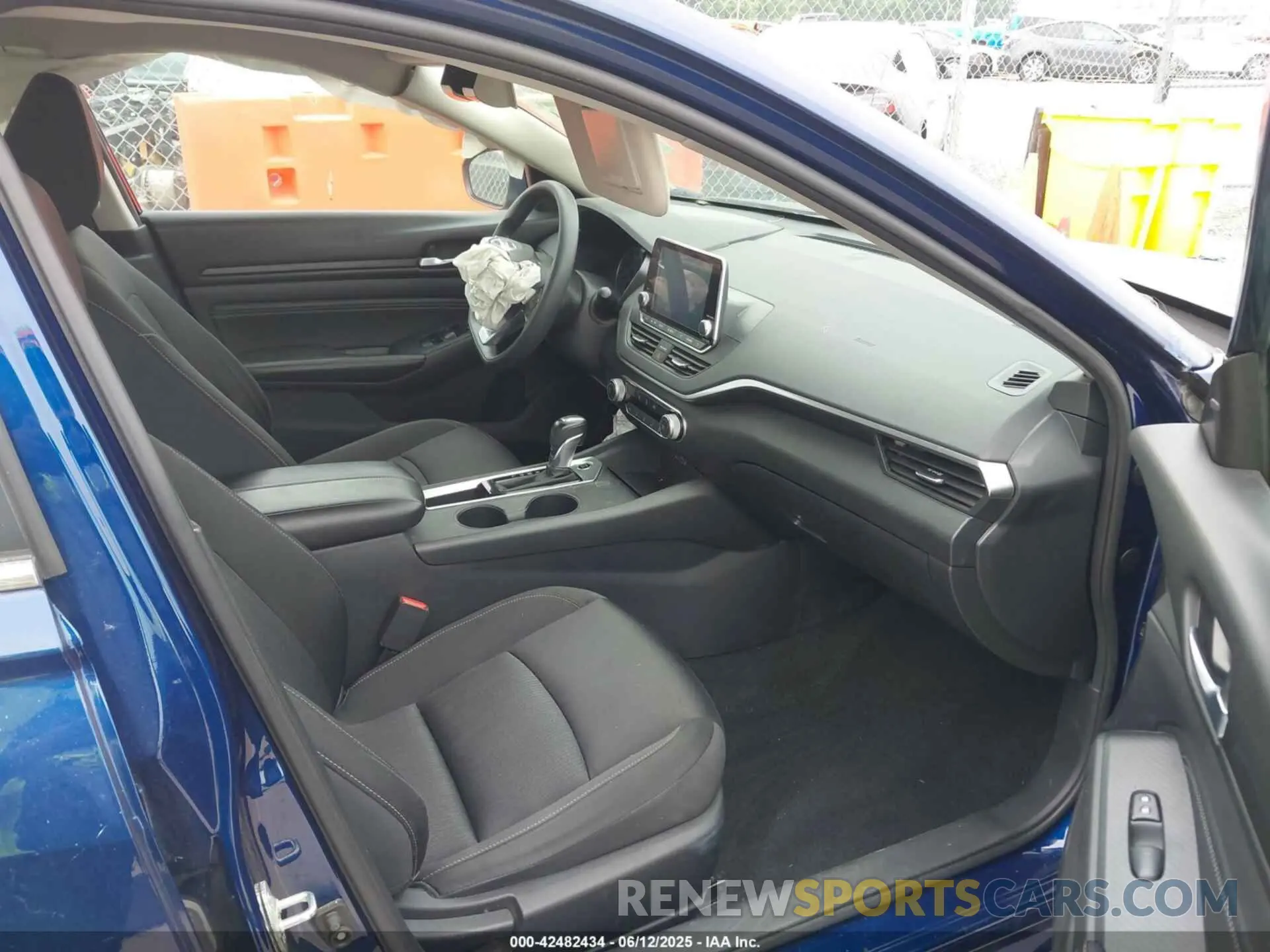 5 Photograph of a damaged car 1N4BL4BV0LC165328 NISSAN ALTIMA 2020