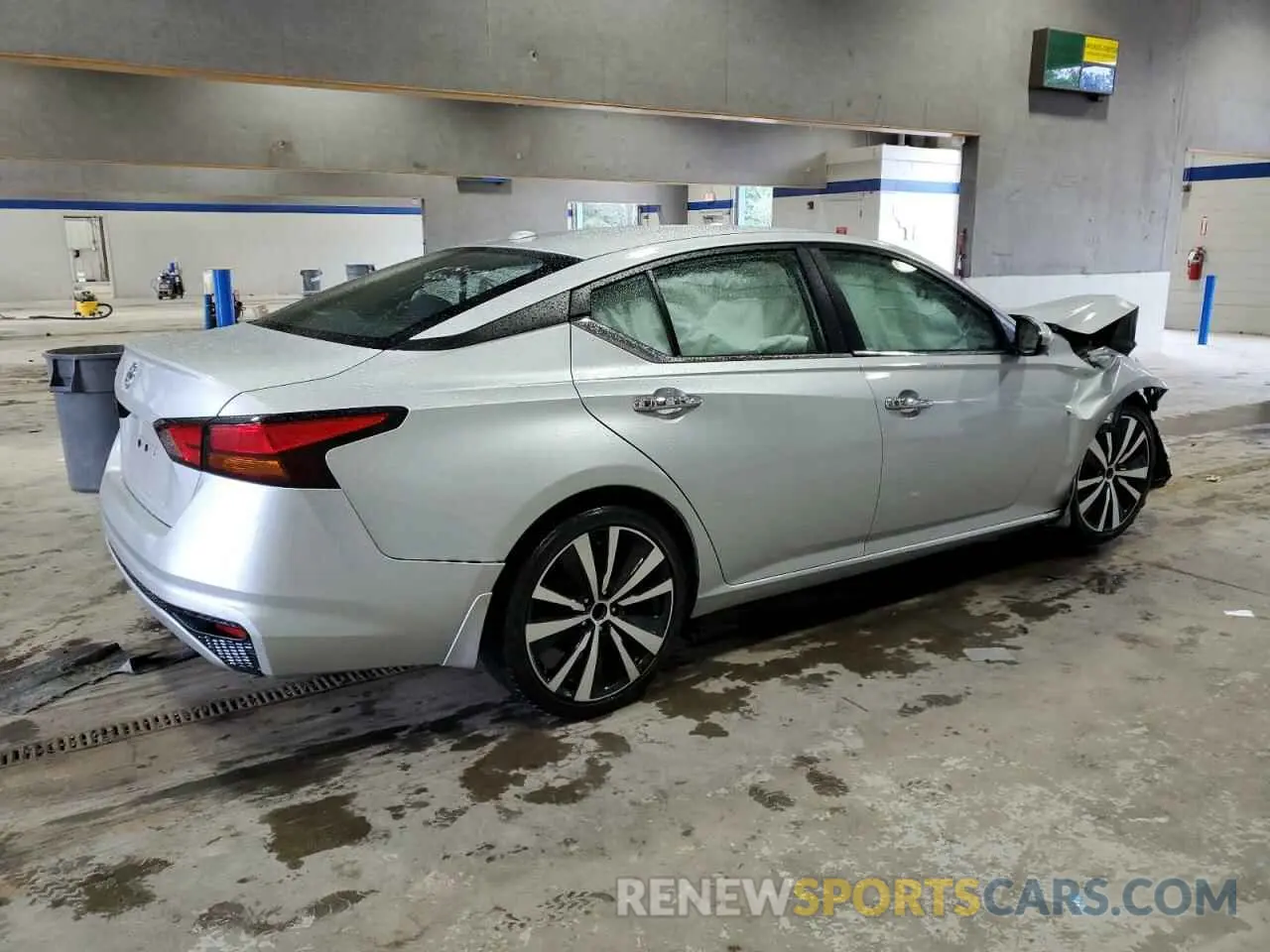 3 Photograph of a damaged car 1N4BL4BV0LC176863 NISSAN ALTIMA 2020
