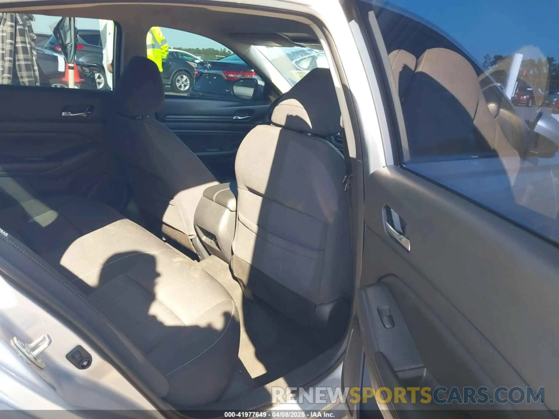 8 Photograph of a damaged car 1N4BL4BV0LC180556 NISSAN ALTIMA 2020
