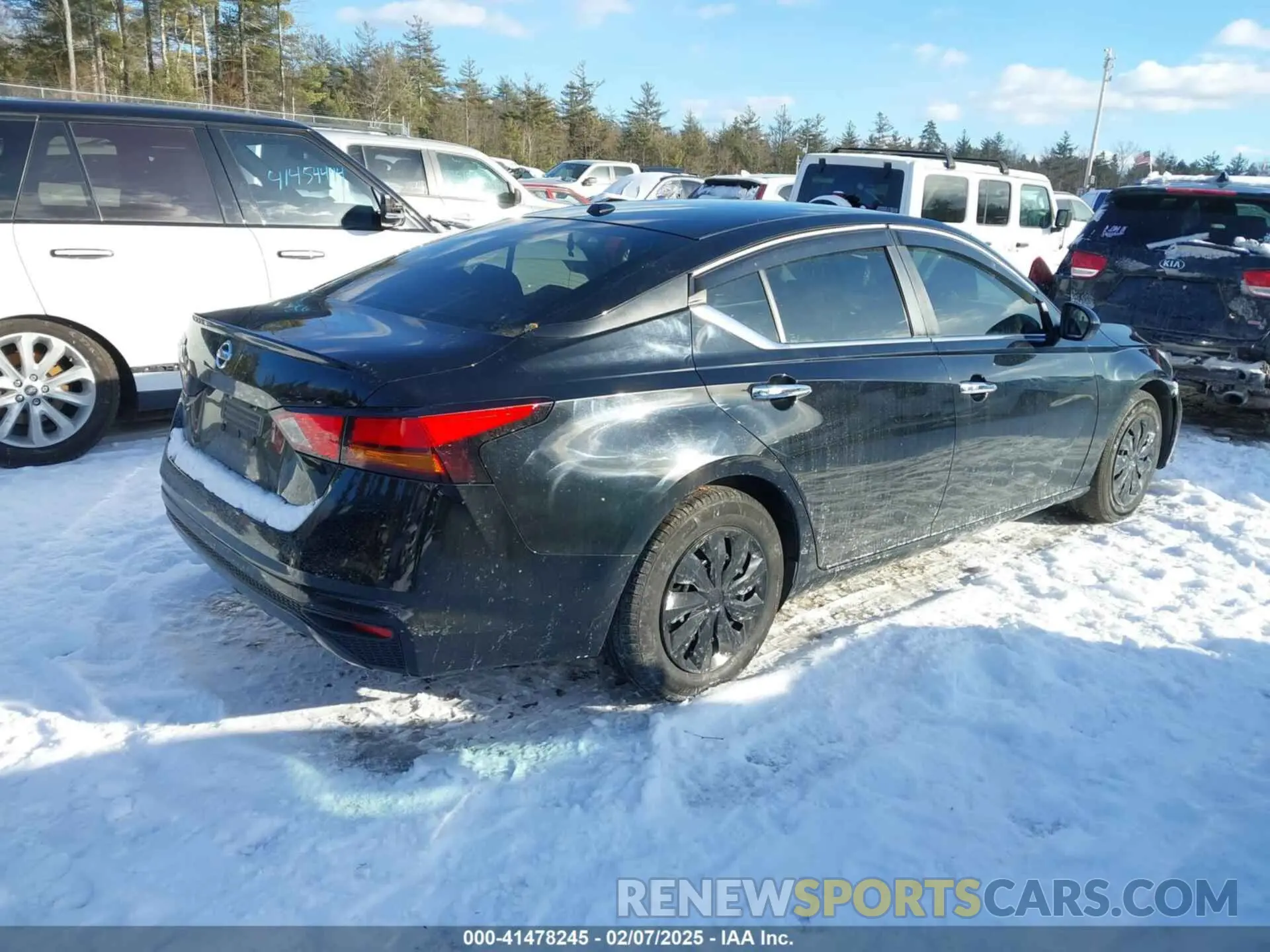 4 Photograph of a damaged car 1N4BL4BV0LC202927 NISSAN ALTIMA 2020