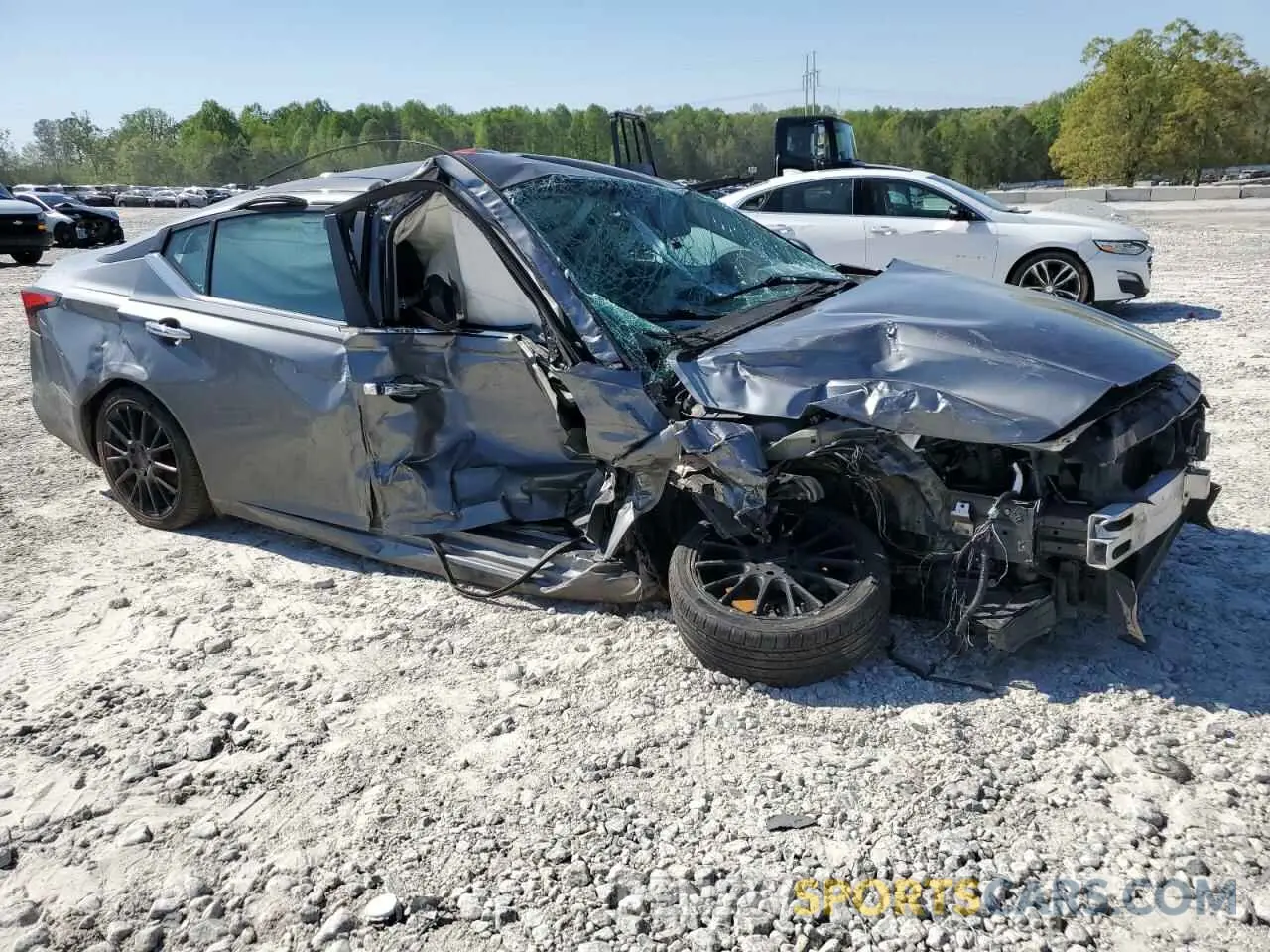 4 Photograph of a damaged car 1N4BL4BV0LC206122 NISSAN ALTIMA 2020