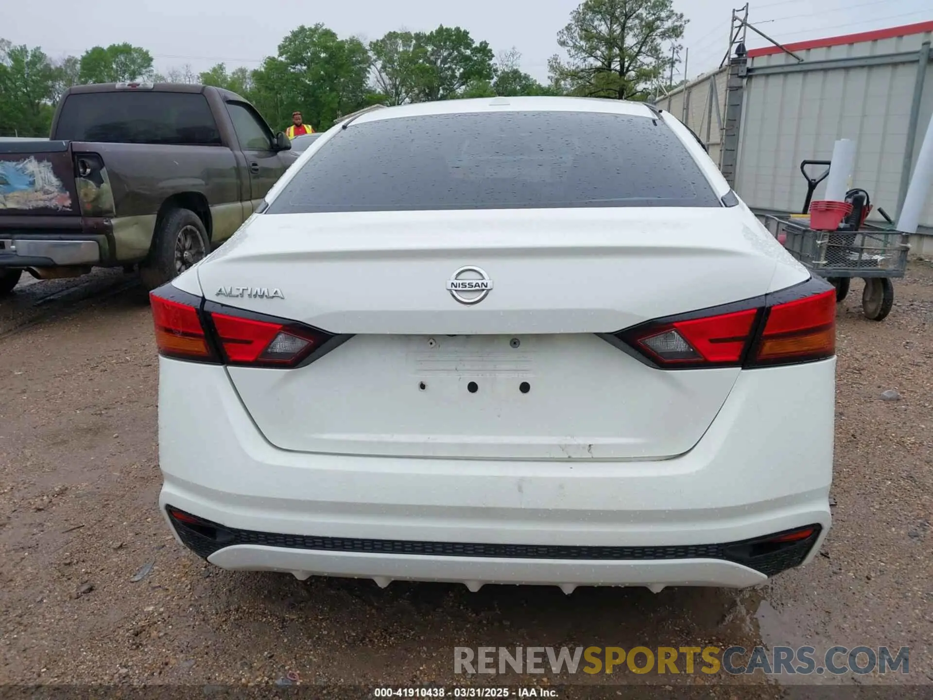 17 Photograph of a damaged car 1N4BL4BV0LC206993 NISSAN ALTIMA 2020