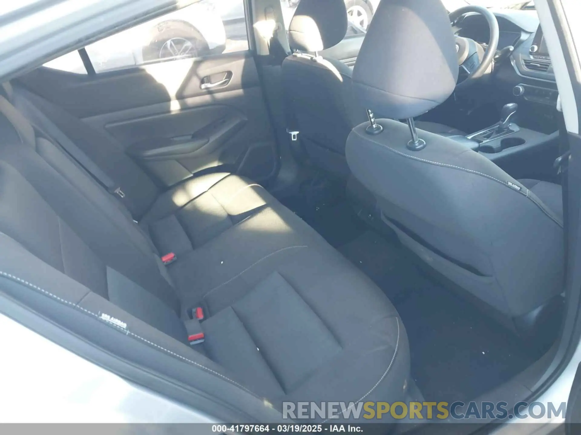8 Photograph of a damaged car 1N4BL4BV0LC208291 NISSAN ALTIMA 2020