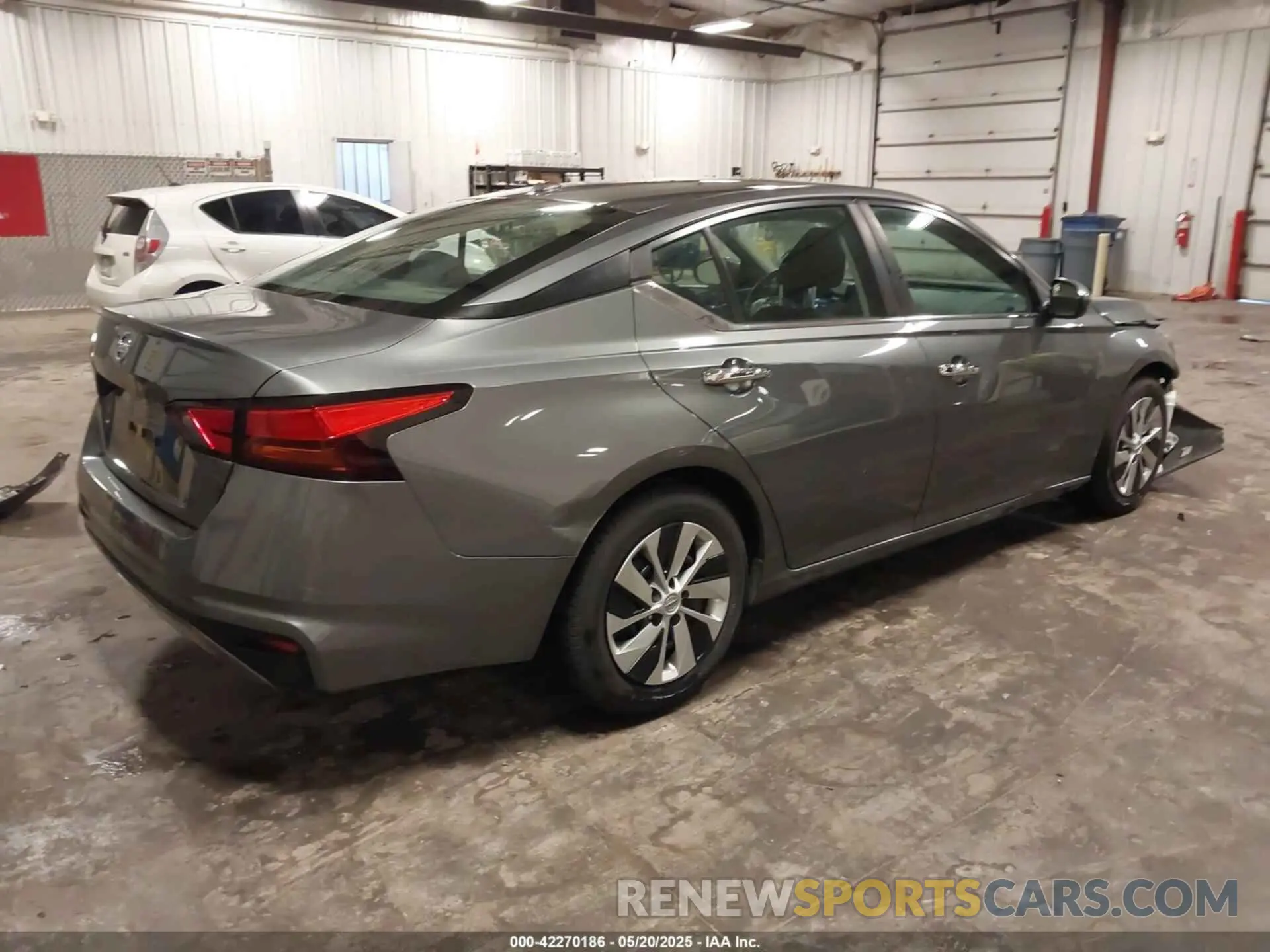 4 Photograph of a damaged car 1N4BL4BV0LC212096 NISSAN ALTIMA 2020