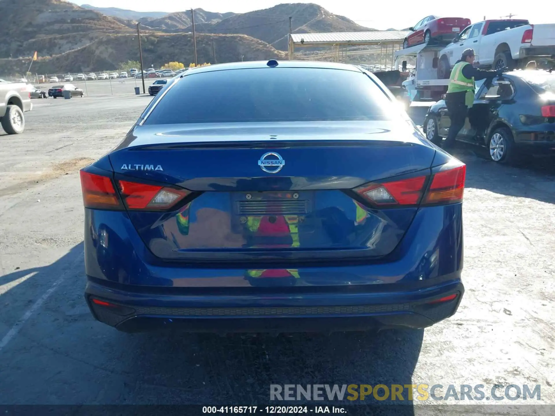 17 Photograph of a damaged car 1N4BL4BV0LC220280 NISSAN ALTIMA 2020