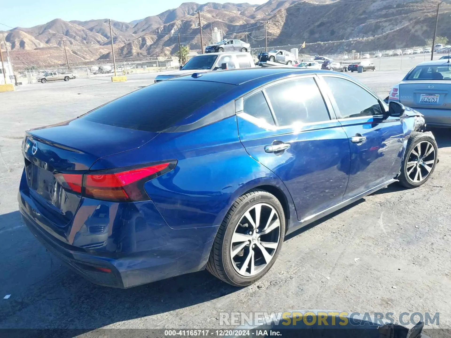 4 Photograph of a damaged car 1N4BL4BV0LC220280 NISSAN ALTIMA 2020