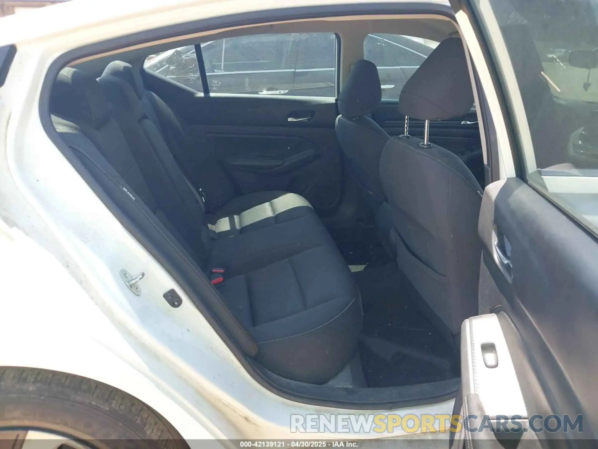 8 Photograph of a damaged car 1N4BL4BV0LC246815 NISSAN ALTIMA 2020